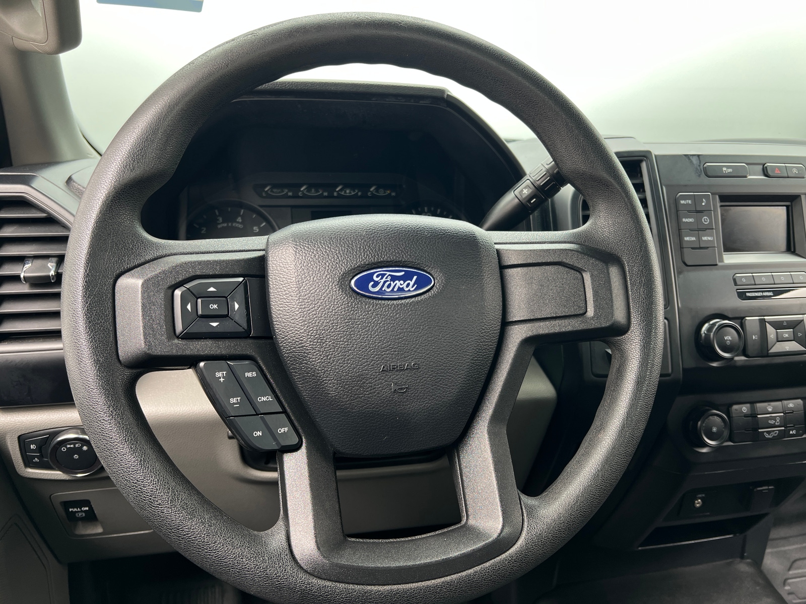 Thumbnail: 2019 Ford Econoline - 5