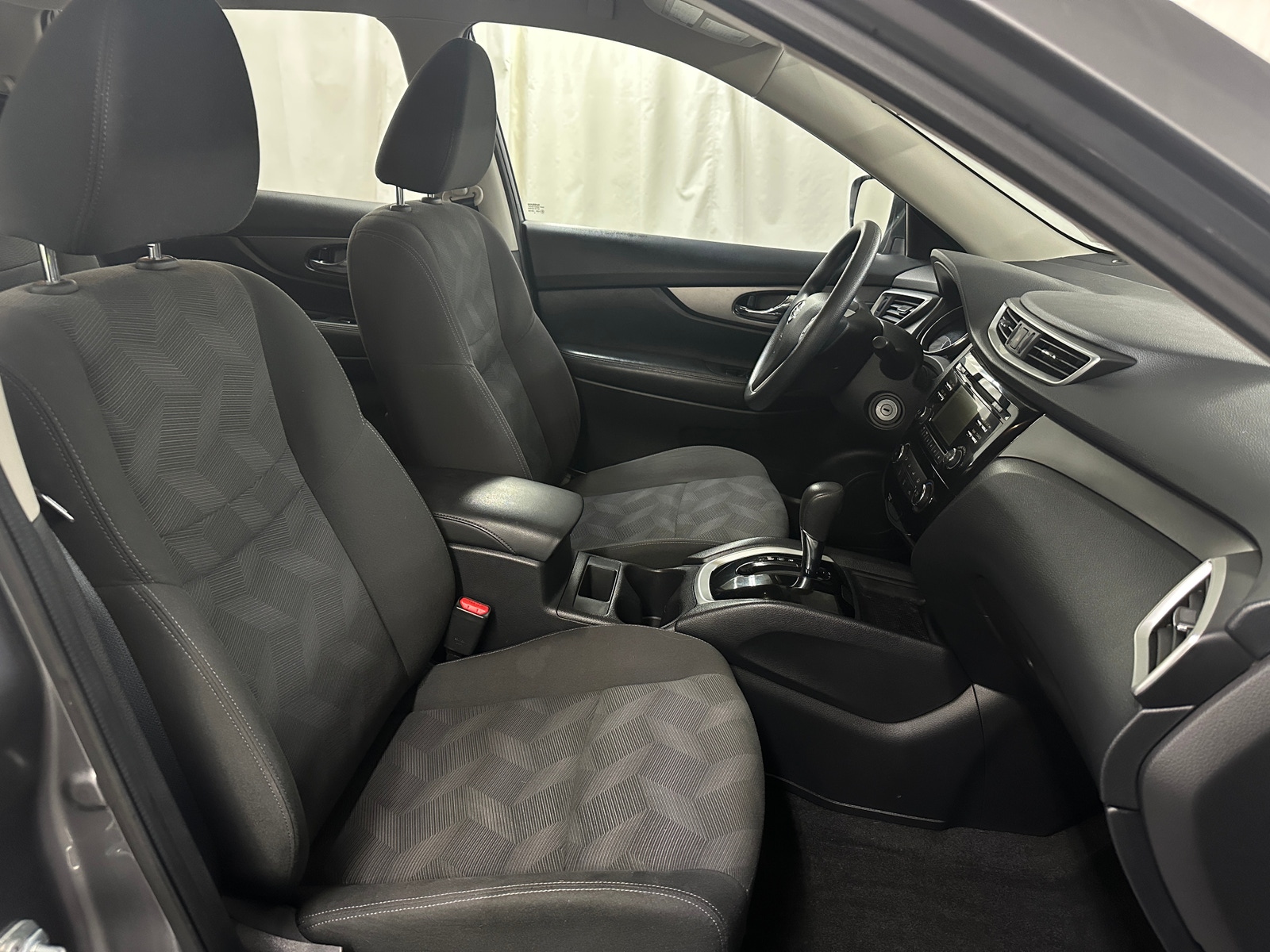 Thumbnail: 2016 Nissan Rogue - 2