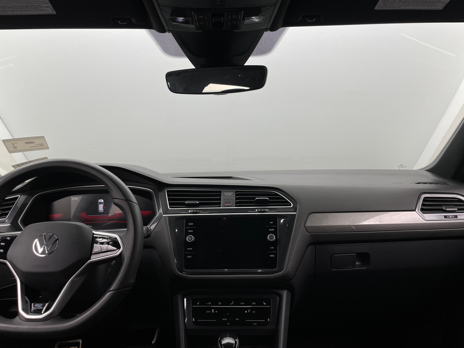 Thumbnail: 2024 Volkswagen Tiguan - 2