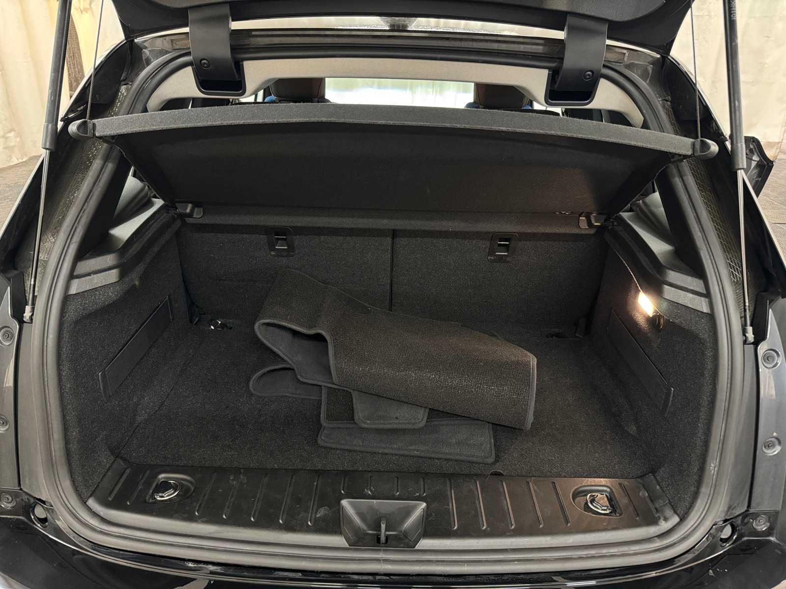 Thumbnail: 2018 BMW i3 - 7