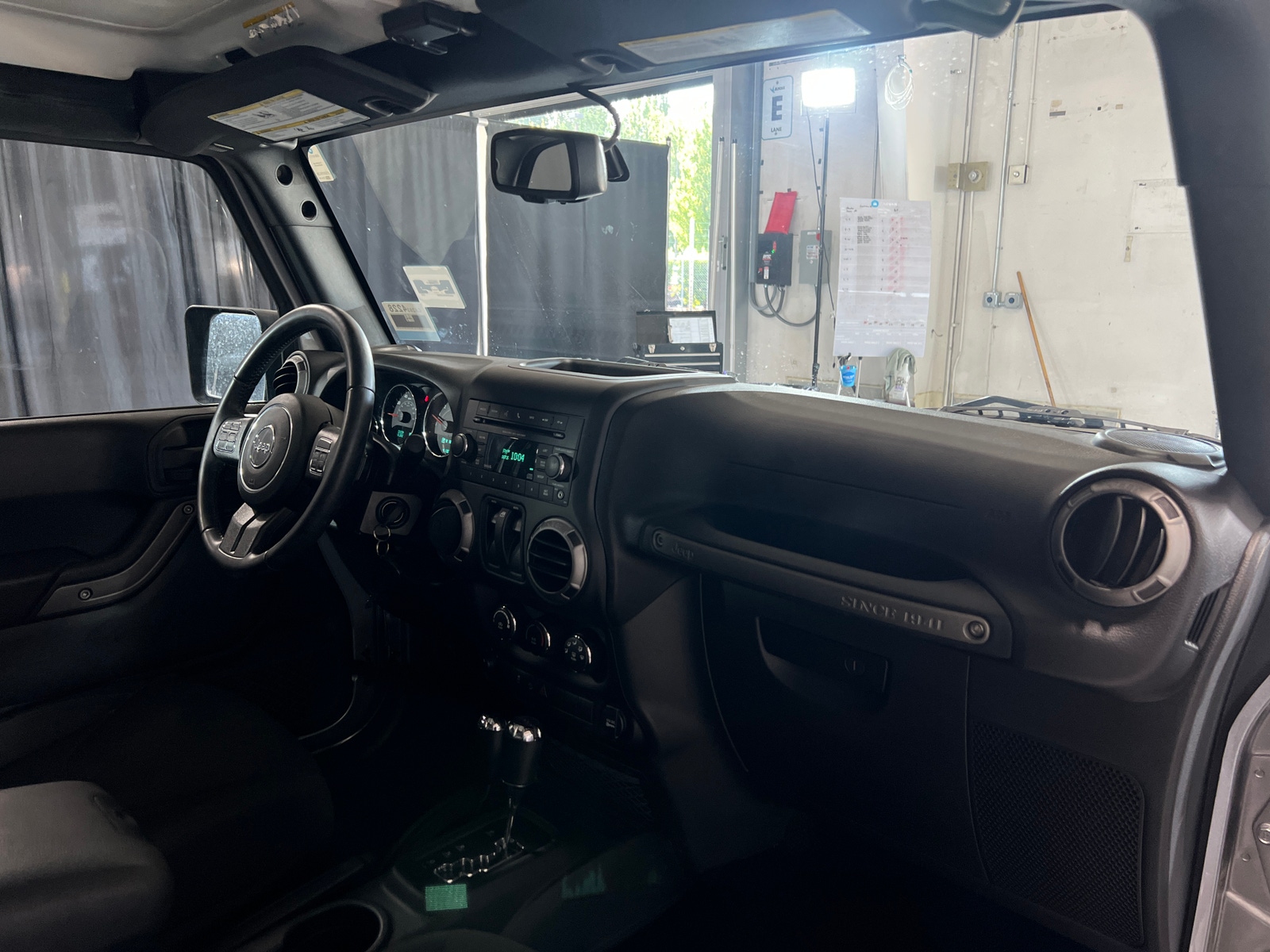 Thumbnail: 2016 Jeep Wrangler - 3