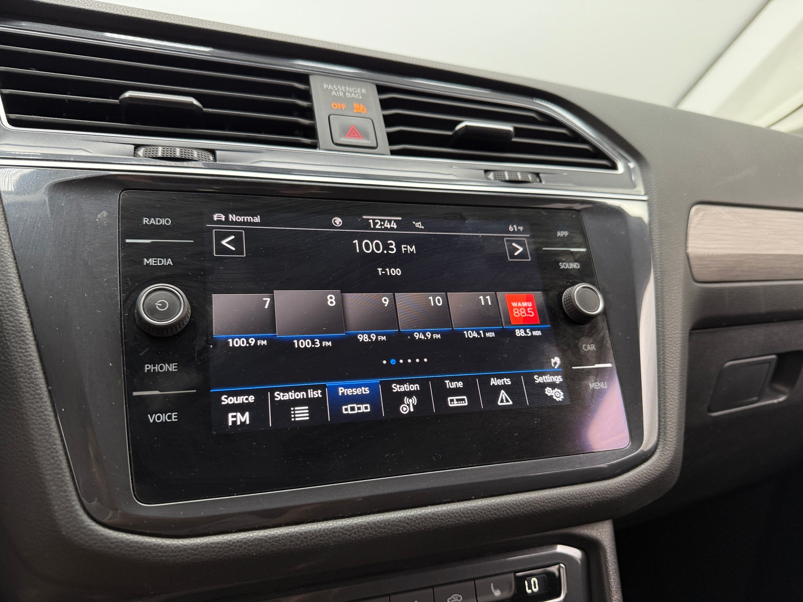 Thumbnail: 2021 Volkswagen Tiguan - 3