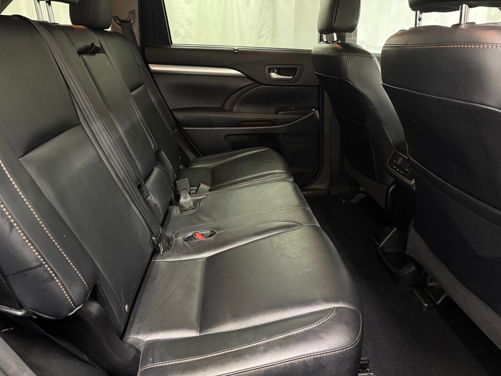 Thumbnail: 2016 Toyota Highlander - 5