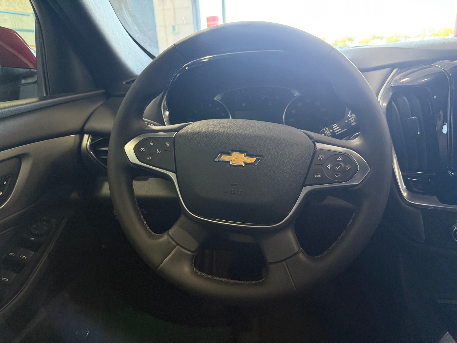Thumbnail: 2023 Chevrolet Traverse - 5