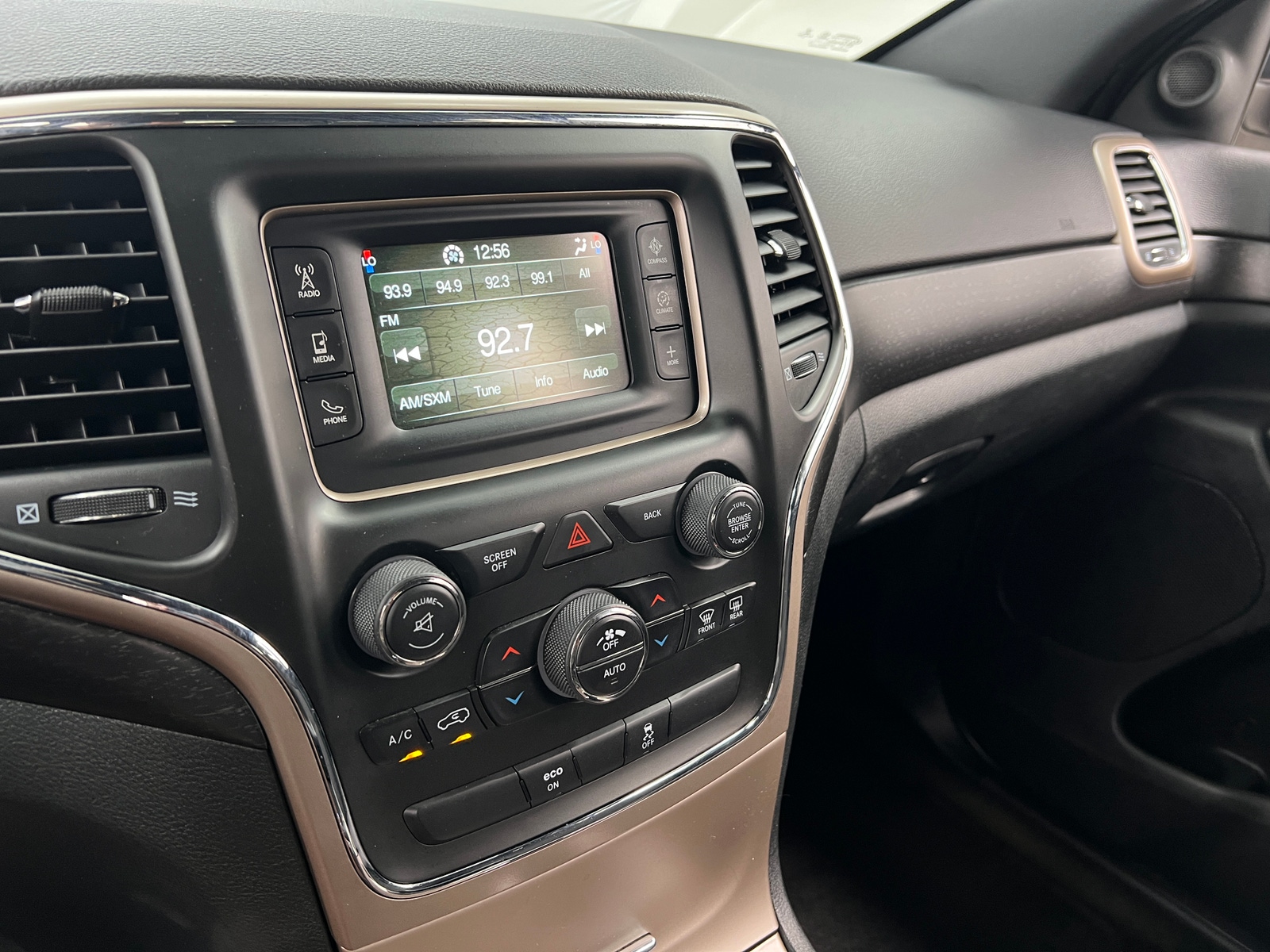 Thumbnail: 2015 Jeep Grand Cherokee - 4
