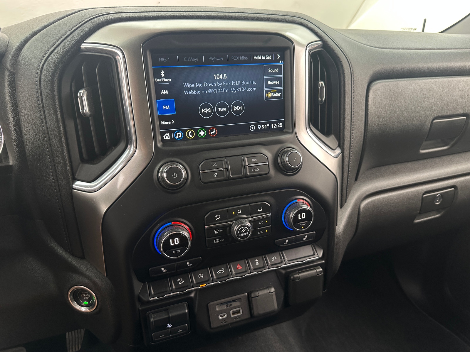 Thumbnail: 2020 Chevrolet Silverado 1500 - 3