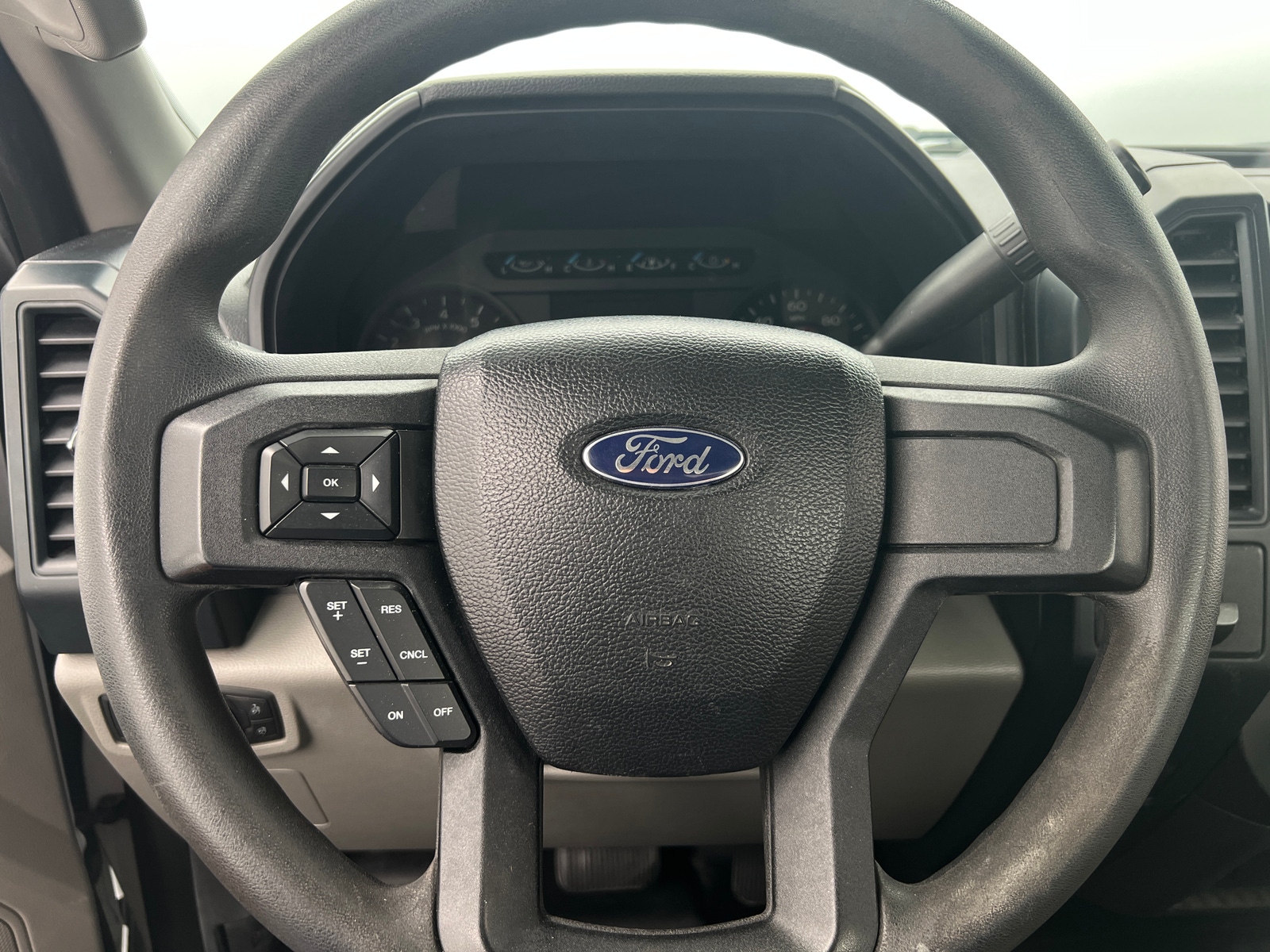 Thumbnail: 2015 Ford Econoline - 4