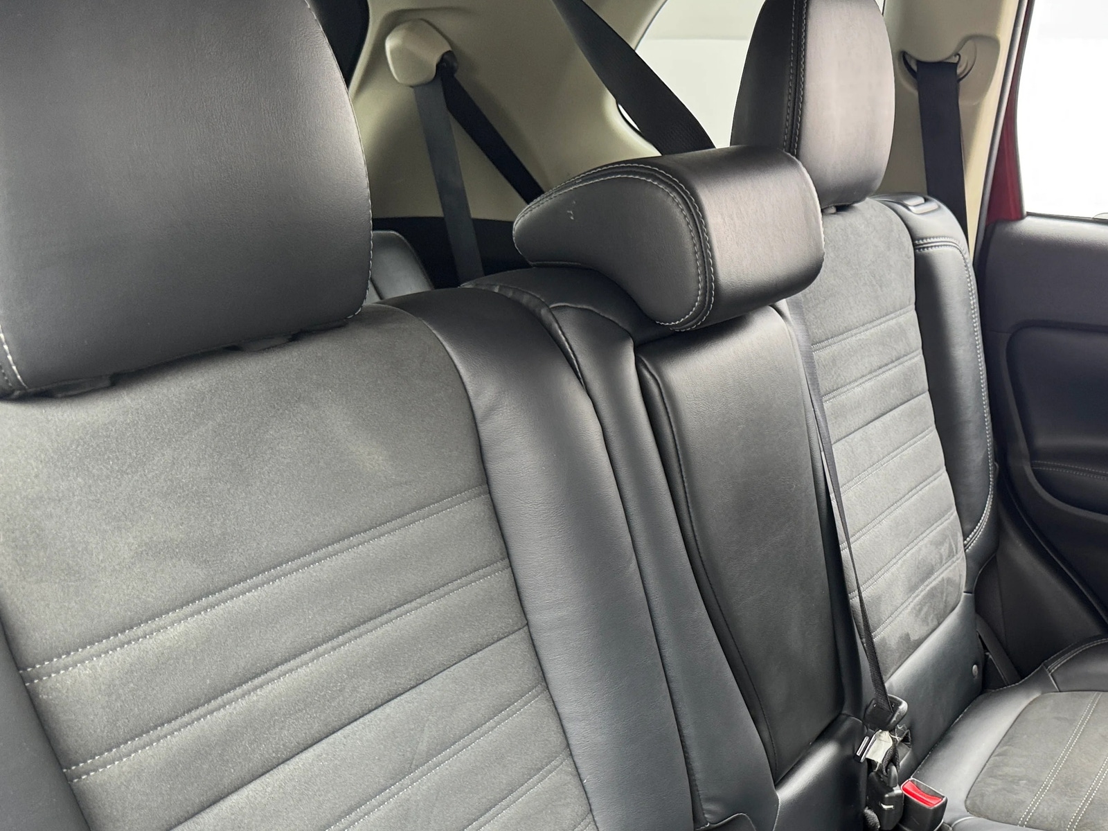 Thumbnail: 2019 Mitsubishi Outlander - 6