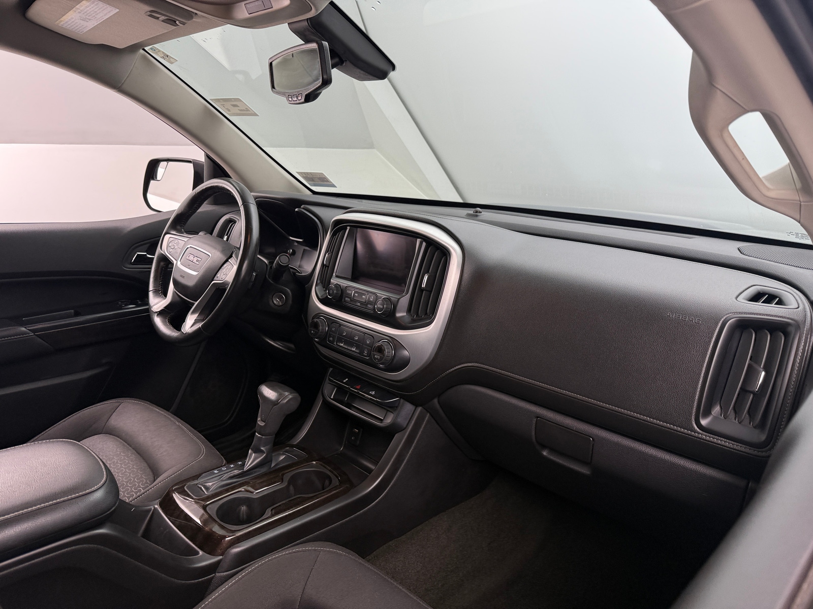 Thumbnail: 2015 GMC Canyon - 3