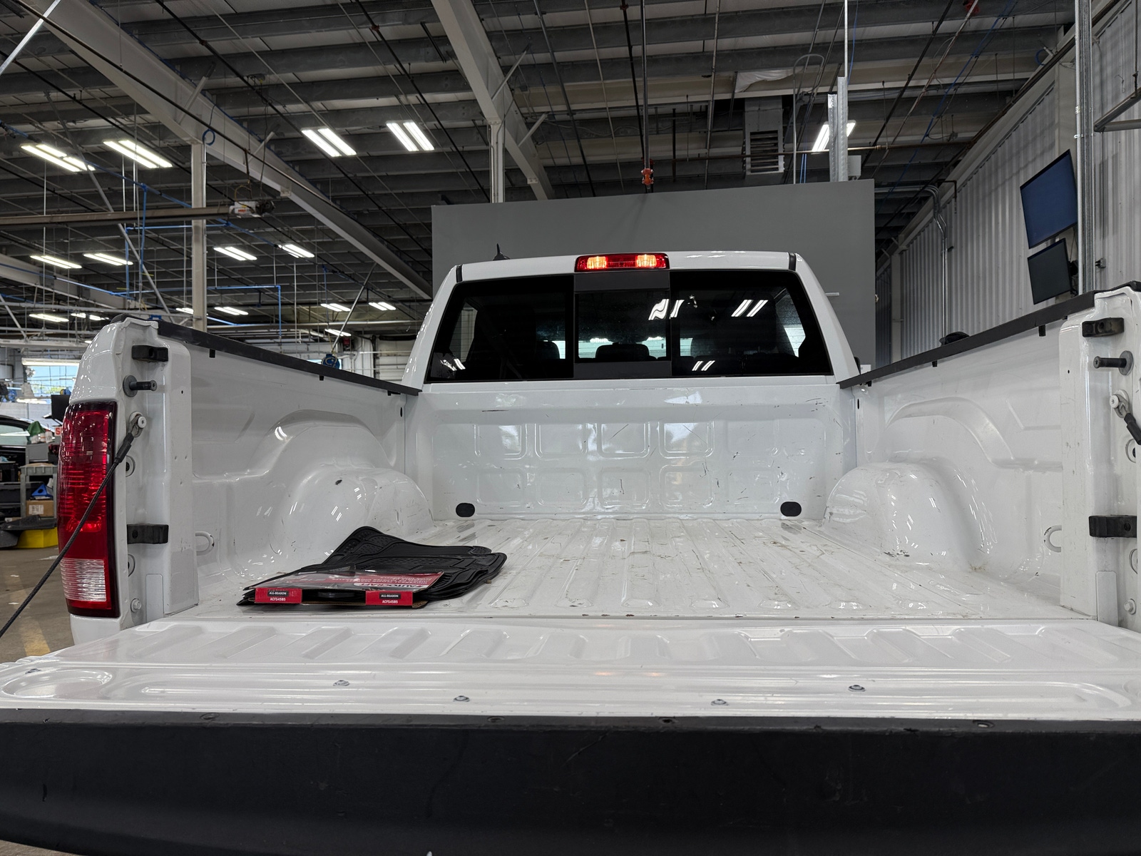 Thumbnail: 2023 RAM 1500 Classic - 7