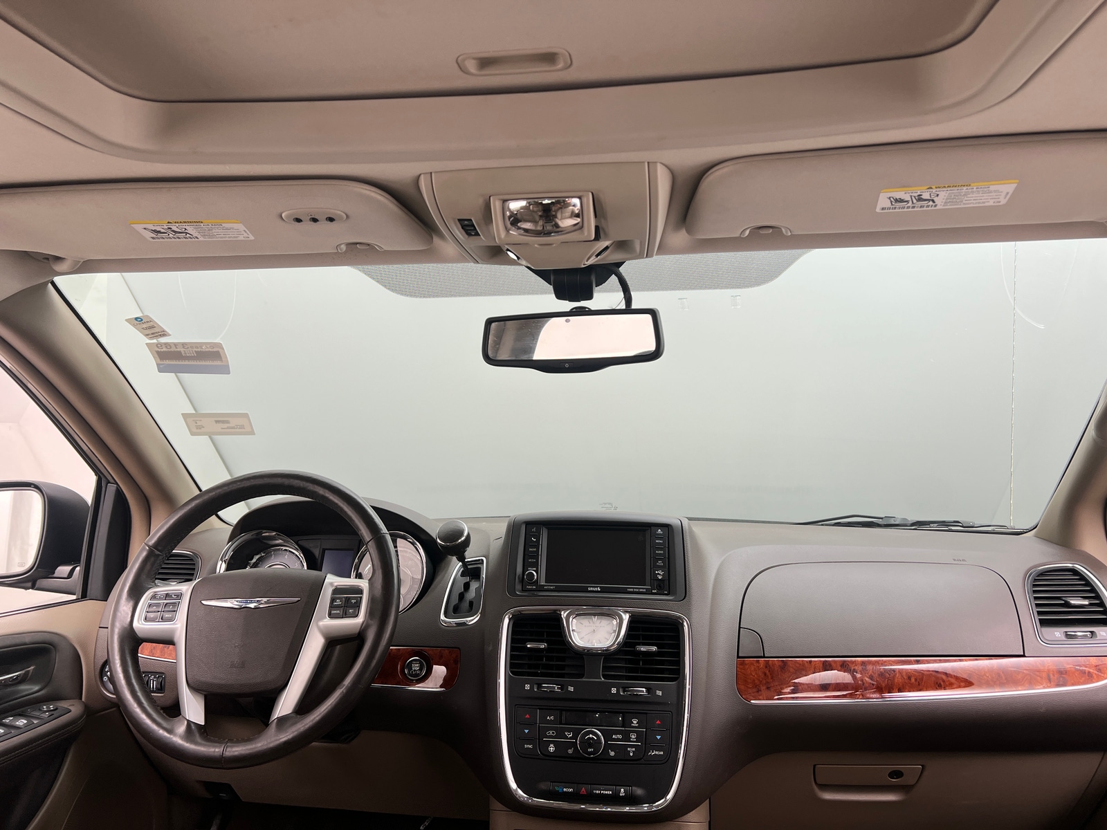 Thumbnail: 2016 Chrysler Town & Country - 2