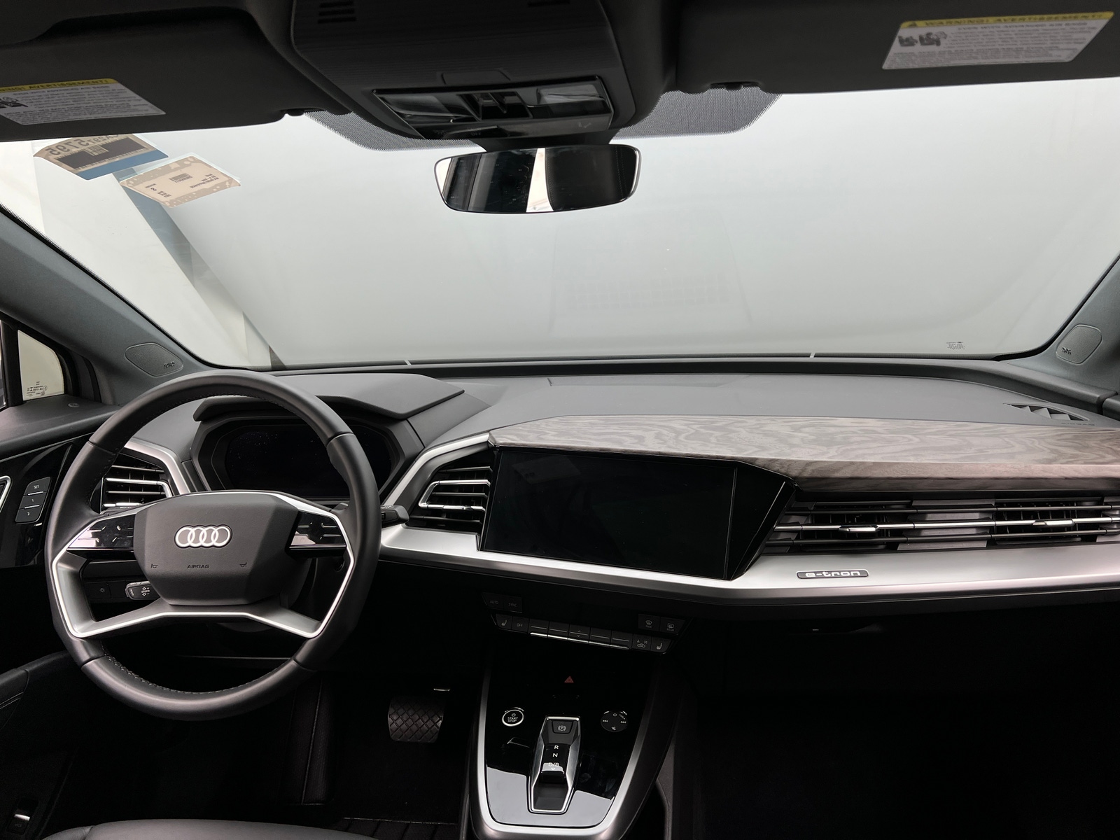 Thumbnail: 2023 Audi Q4 e-tron - 2