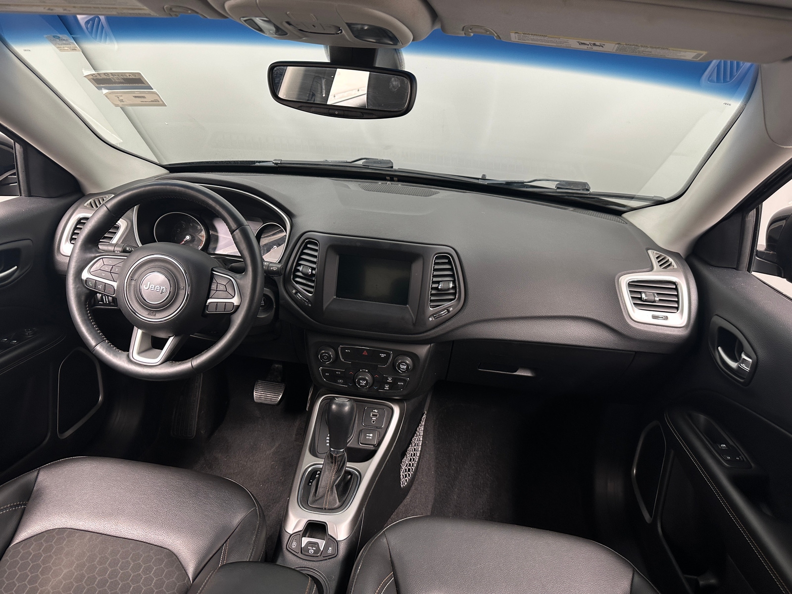 Thumbnail: 2018 Jeep Compass - 3