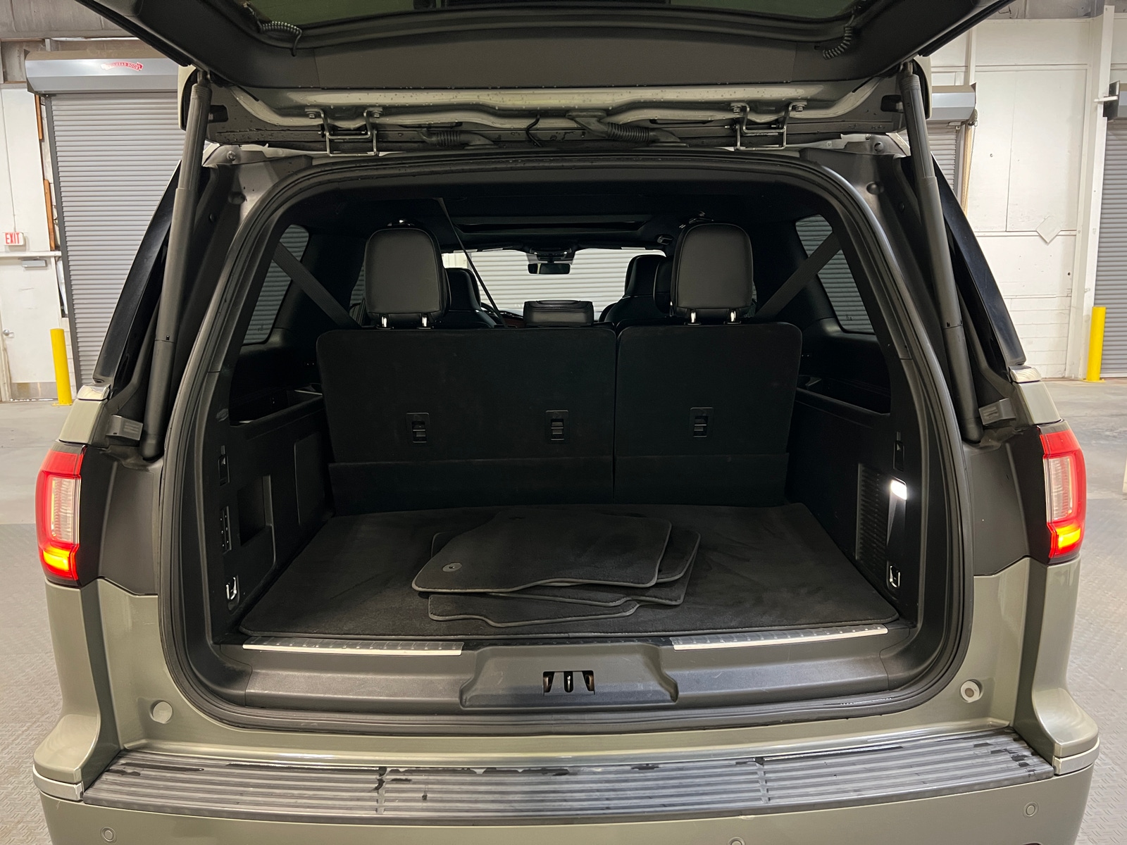 Thumbnail: 2019 Lincoln Navigator L - 6
