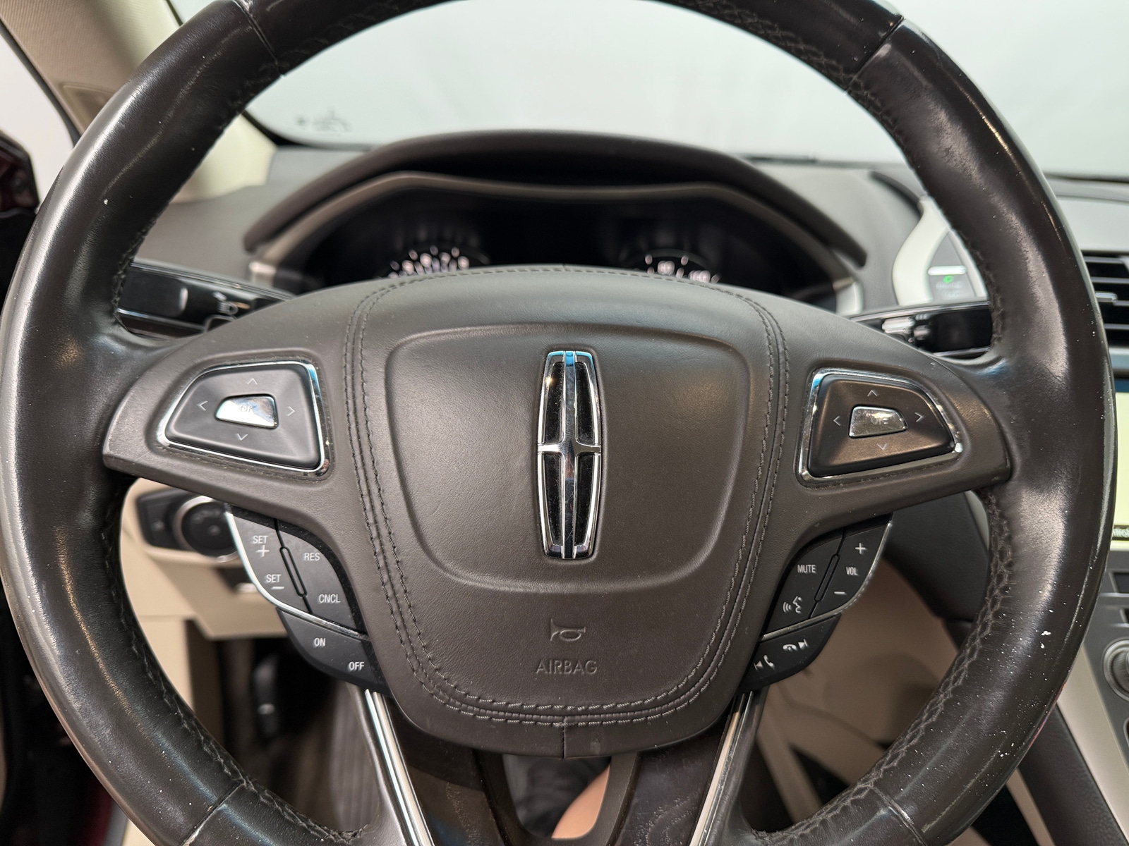 Thumbnail: 2017 Lincoln MKZ - 4