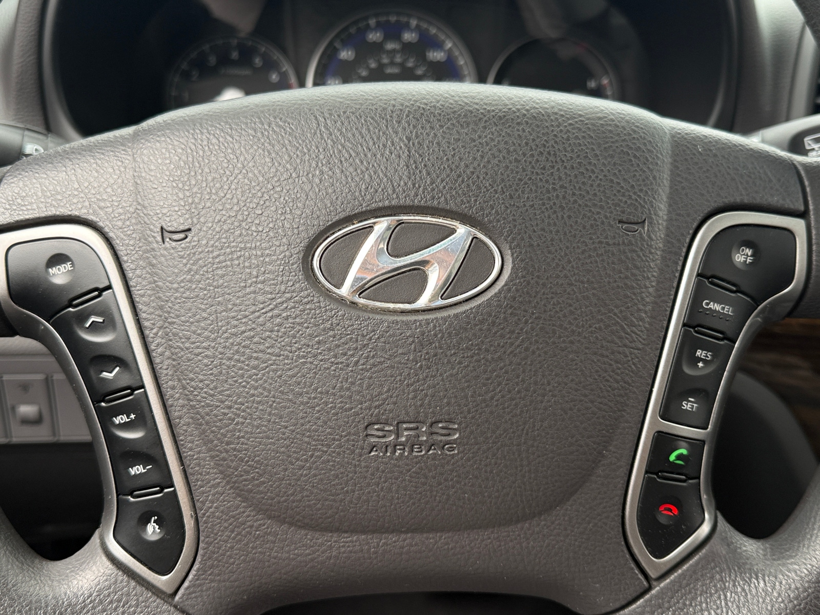 Thumbnail: 2010 Hyundai Santa Fe - 5