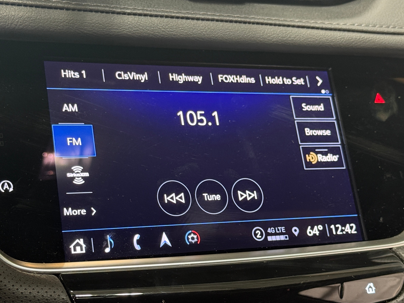 Thumbnail: 2025 Cadillac XT5 - 3