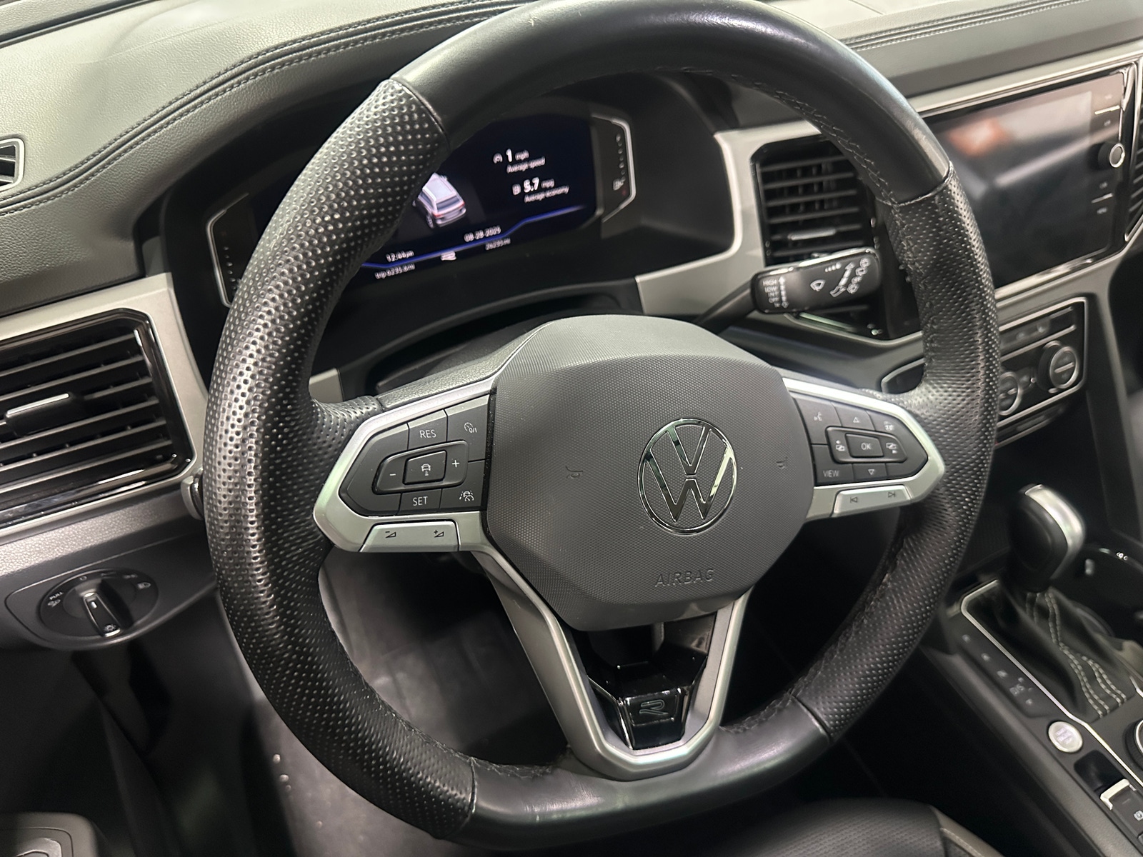 Thumbnail: 2023 Volkswagen Atlas - 4