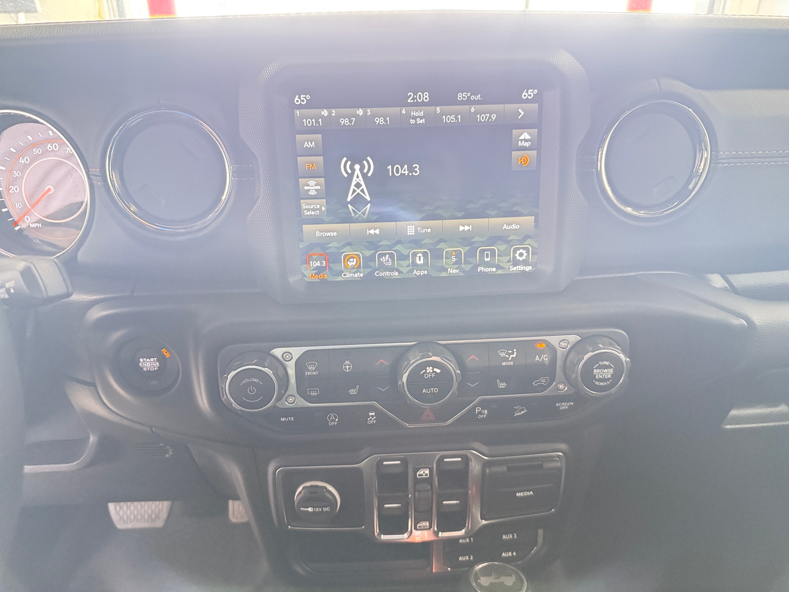 Thumbnail: 2020 Jeep Wrangler - 3