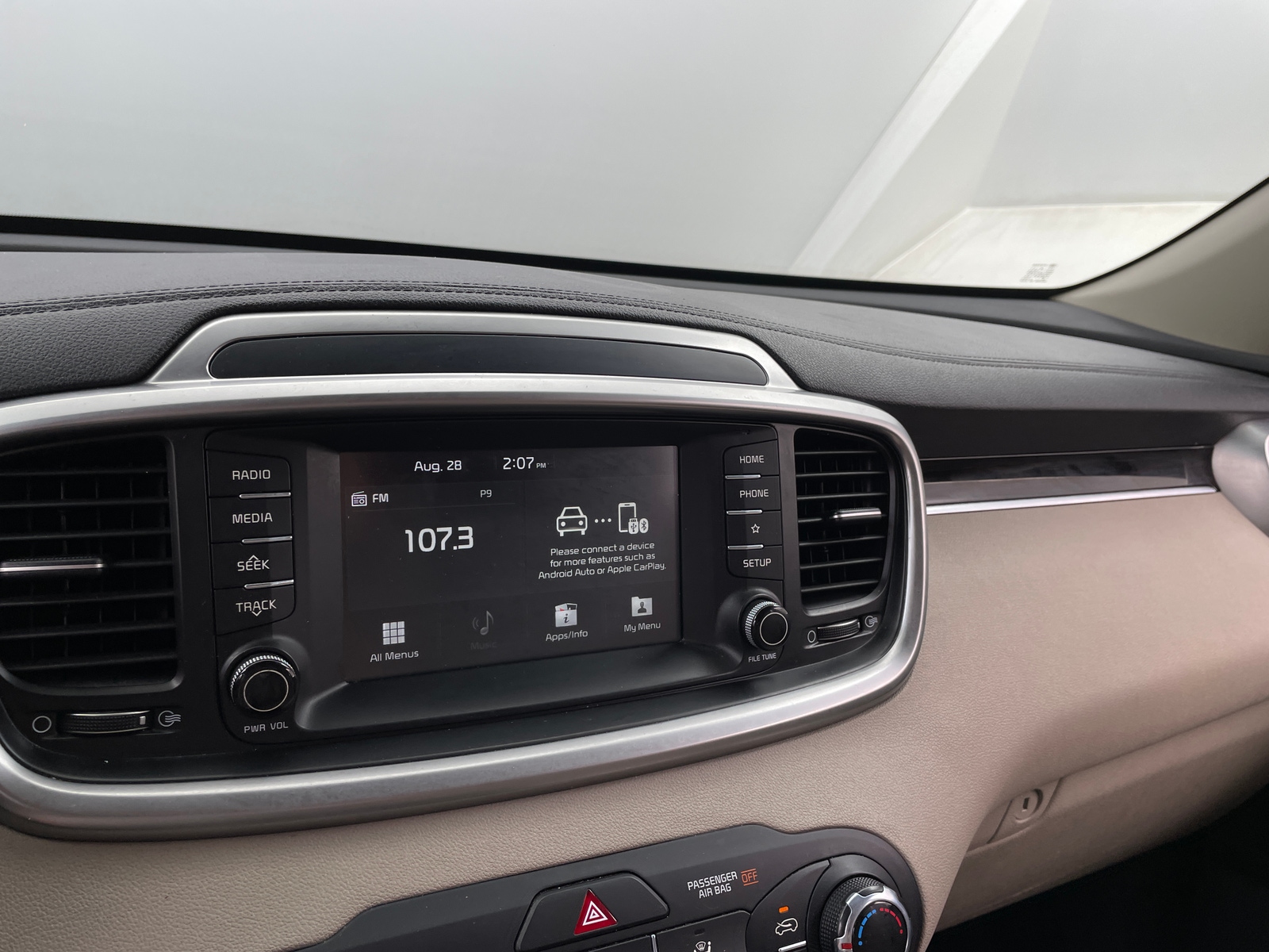Thumbnail: 2019 Kia Sorento - 4