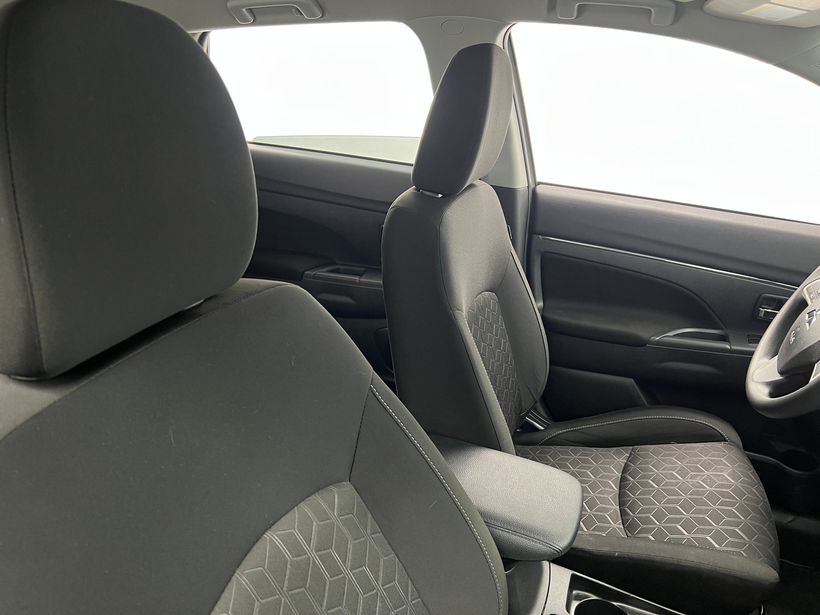Thumbnail: 2021 Mitsubishi Outlander Sport - 2