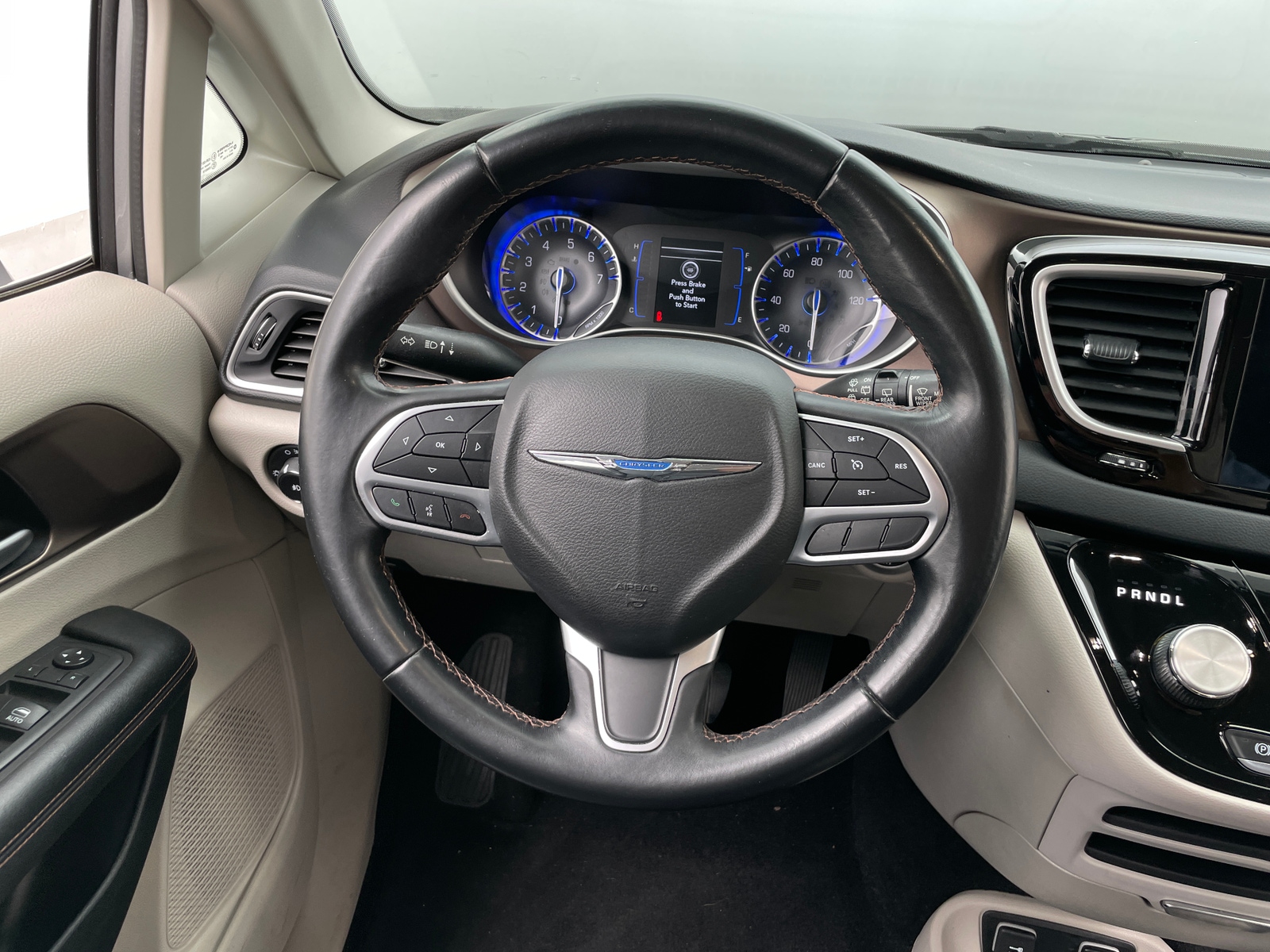 Thumbnail: 2018 Chrysler Pacifica - 4