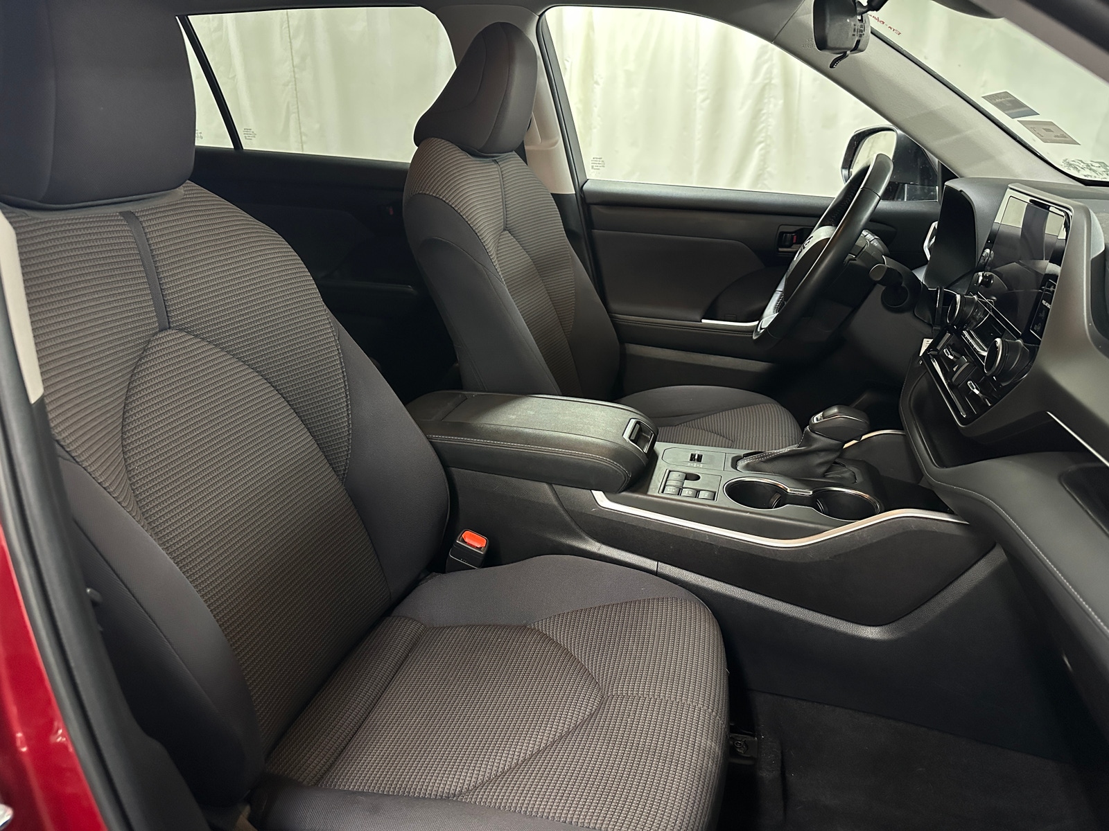 Thumbnail: 2023 Toyota Highlander - 2