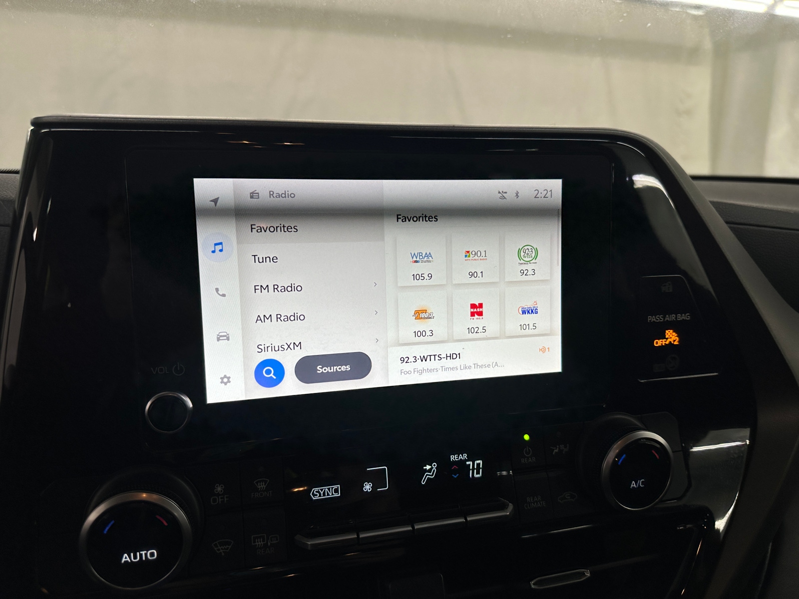 Thumbnail: 2023 Toyota Highlander - 4