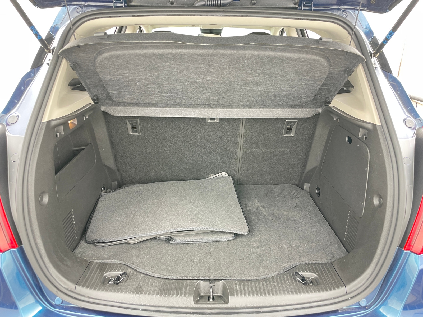 Thumbnail: 2019 Buick Encore - 6