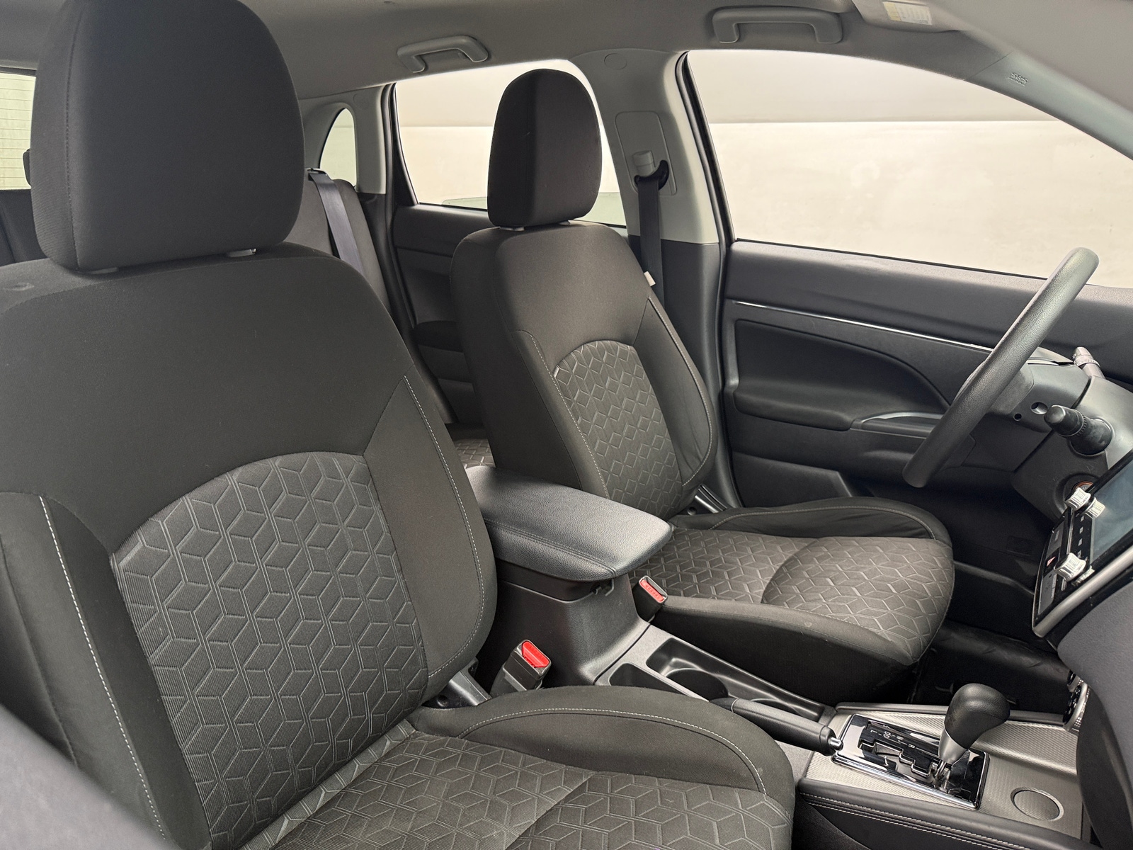 Thumbnail: 2020 Mitsubishi Outlander Sport - 2