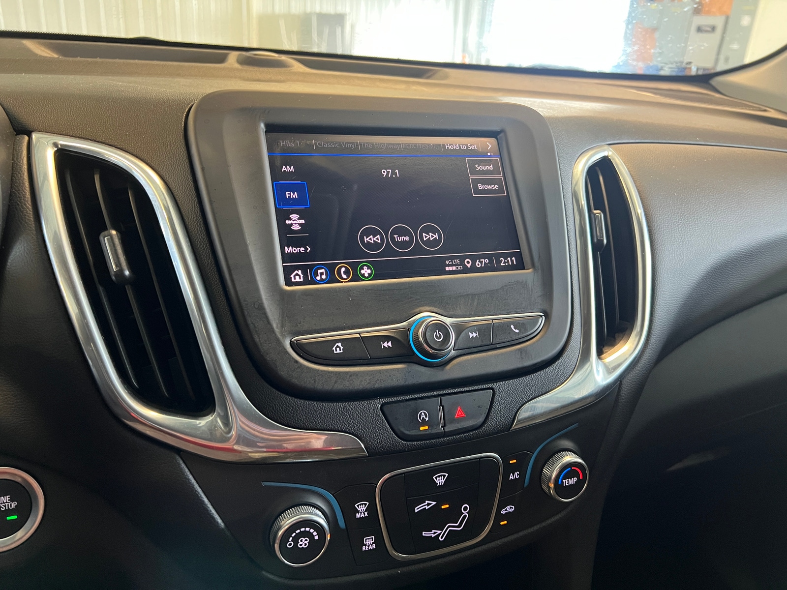 Thumbnail: 2022 Chevrolet Equinox - 4