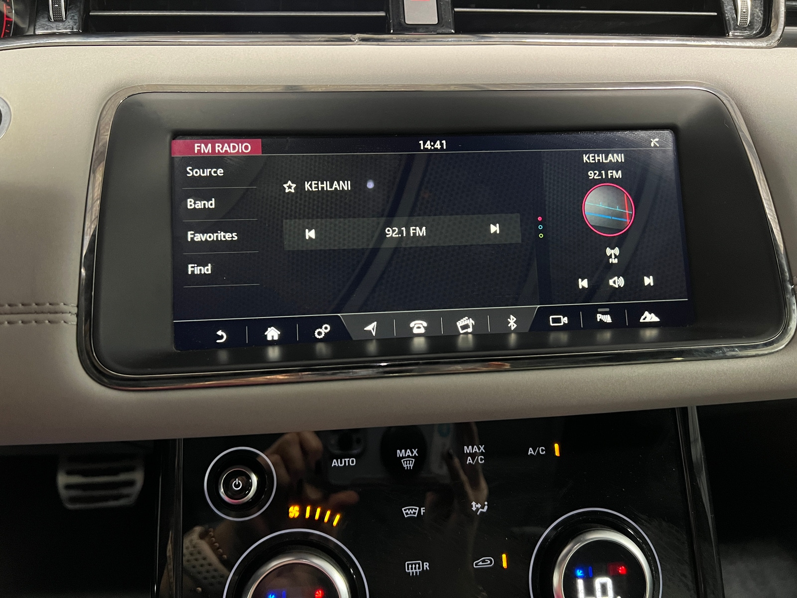 Thumbnail: 2020 Land Rover Range Rover Evoque - 3