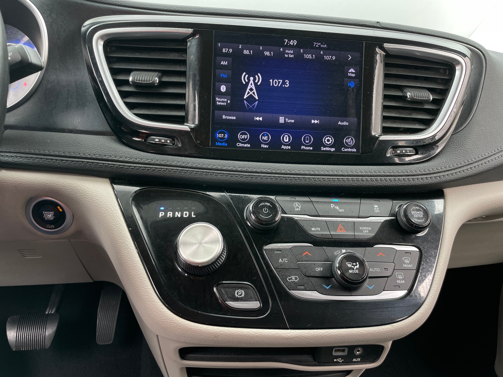 Thumbnail: 2020 Chrysler Pacifica - 3