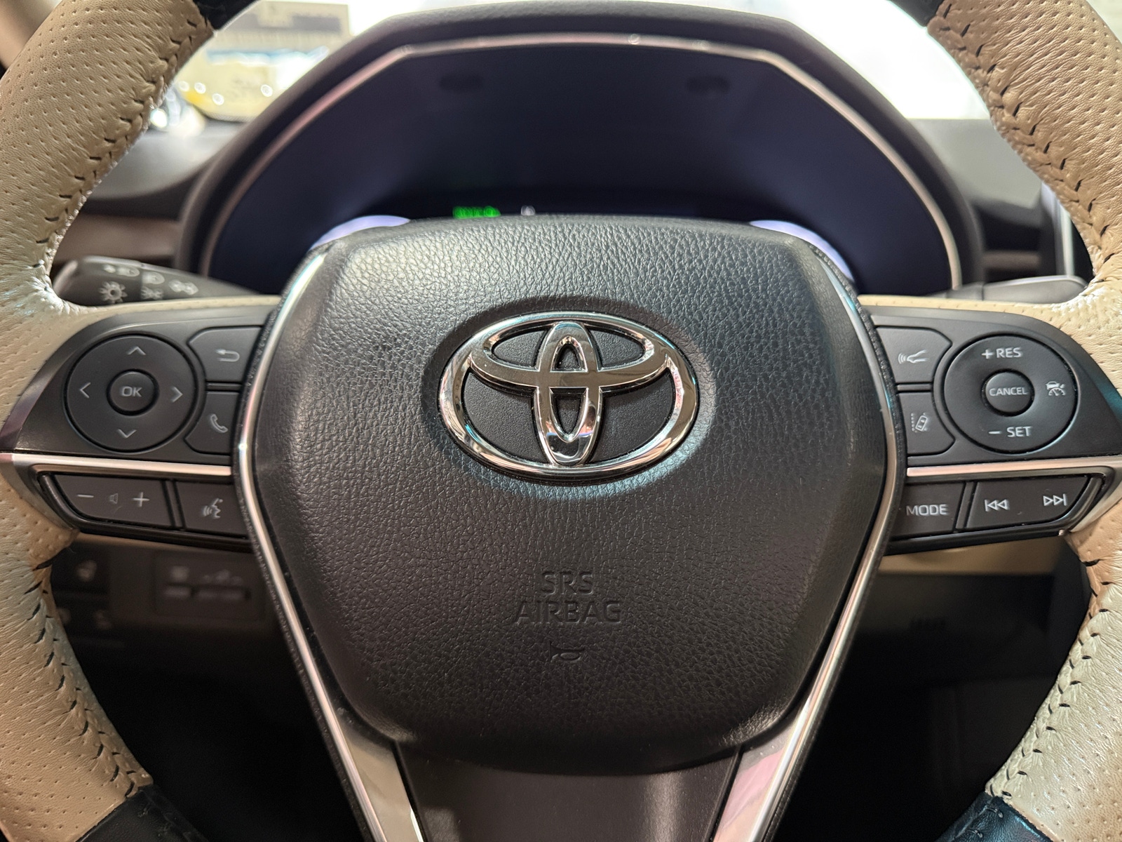 Thumbnail: 2019 Toyota Avalon - 4