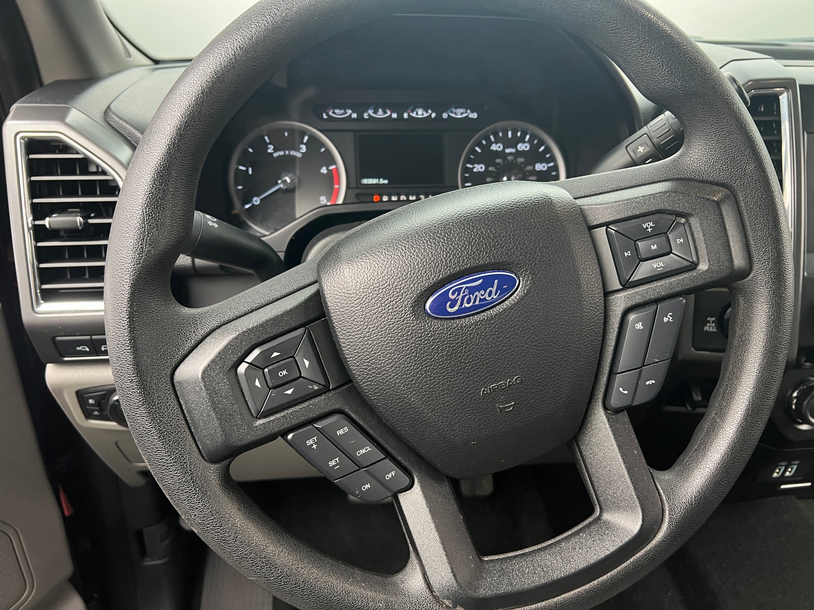 Thumbnail: 2017 Ford Econoline - 5