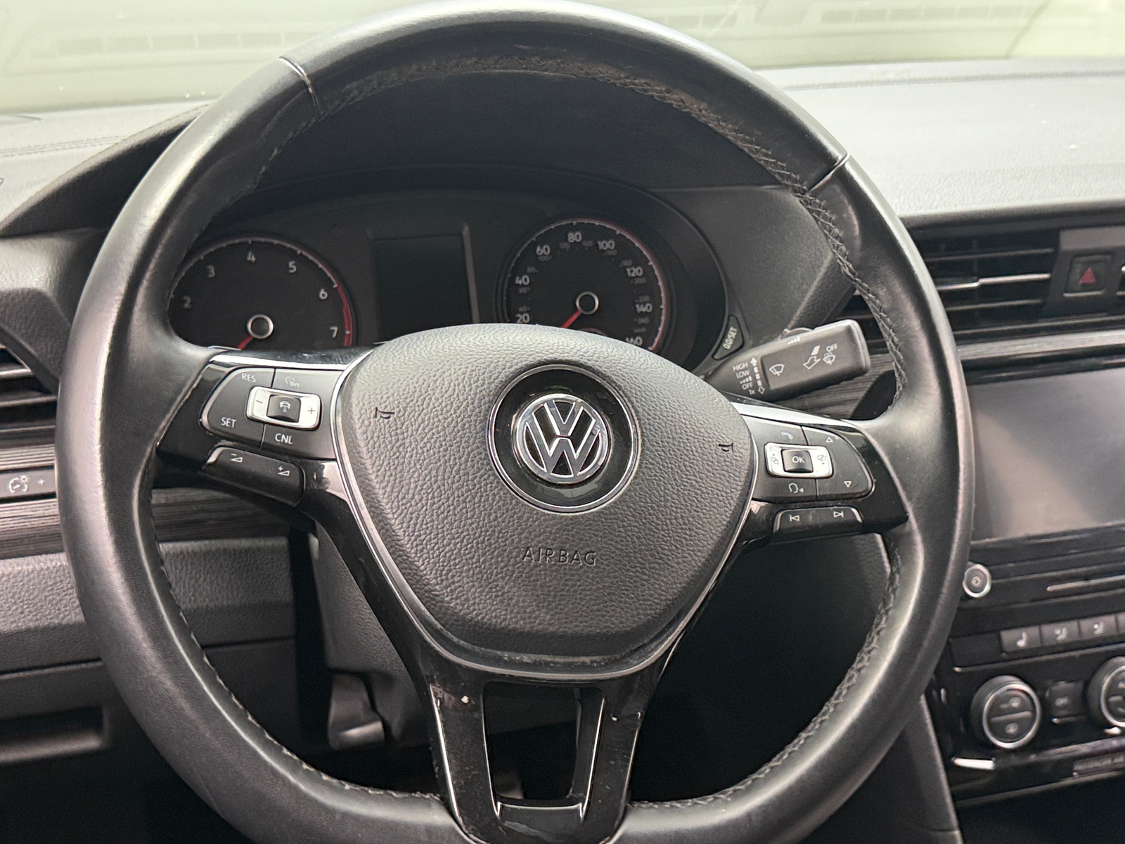 Thumbnail: 2020 Volkswagen Passat - 4