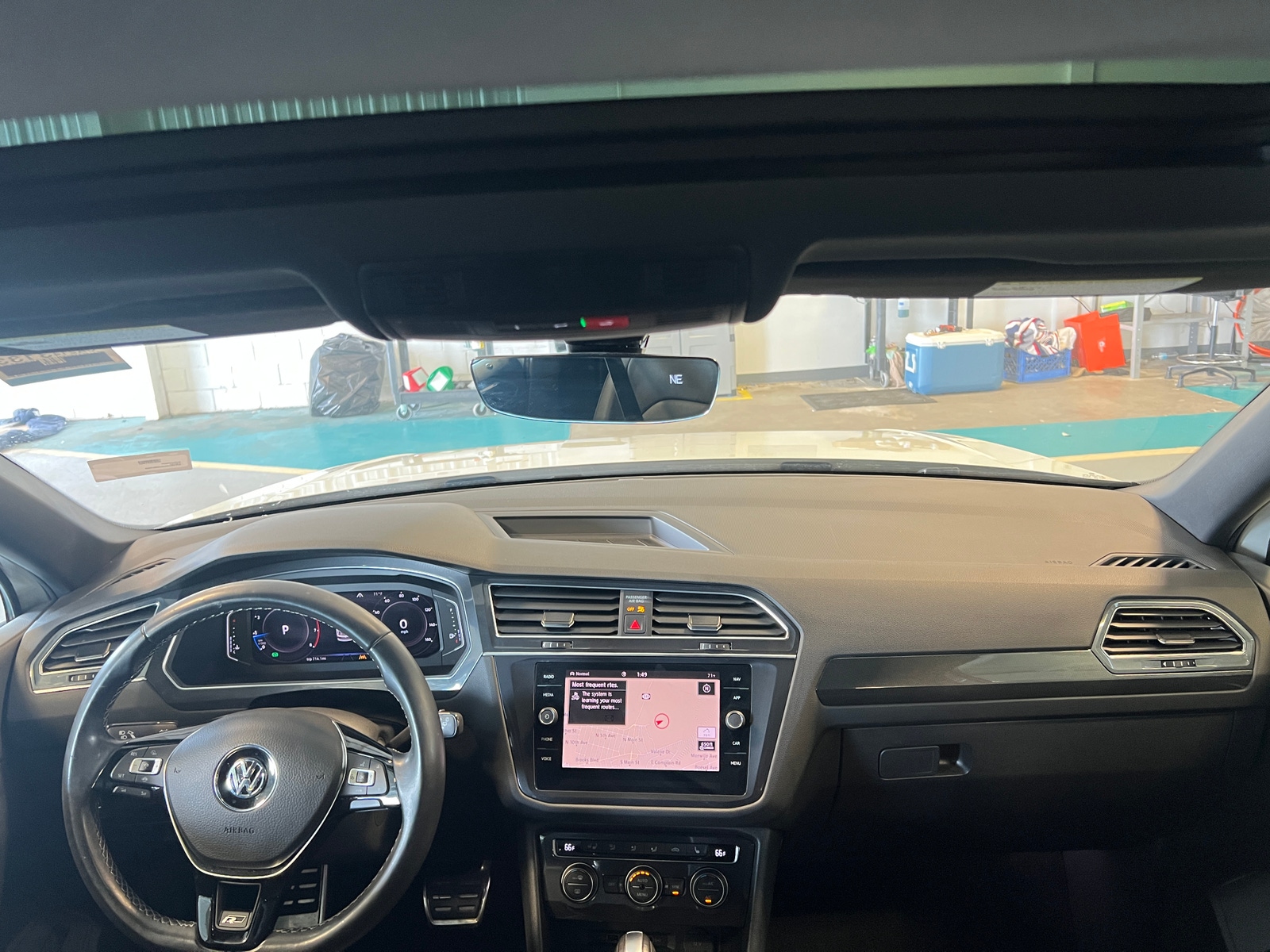 Thumbnail: 2020 Volkswagen Tiguan - 3