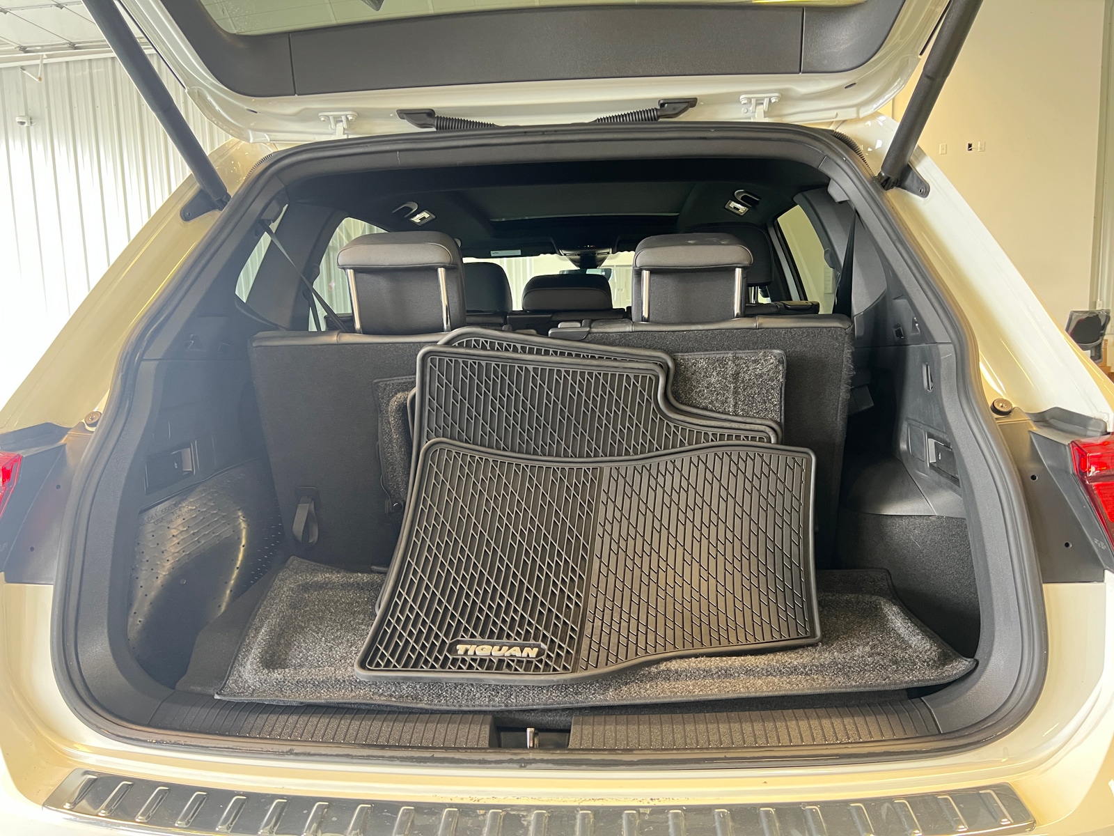 Thumbnail: 2020 Volkswagen Tiguan - 7