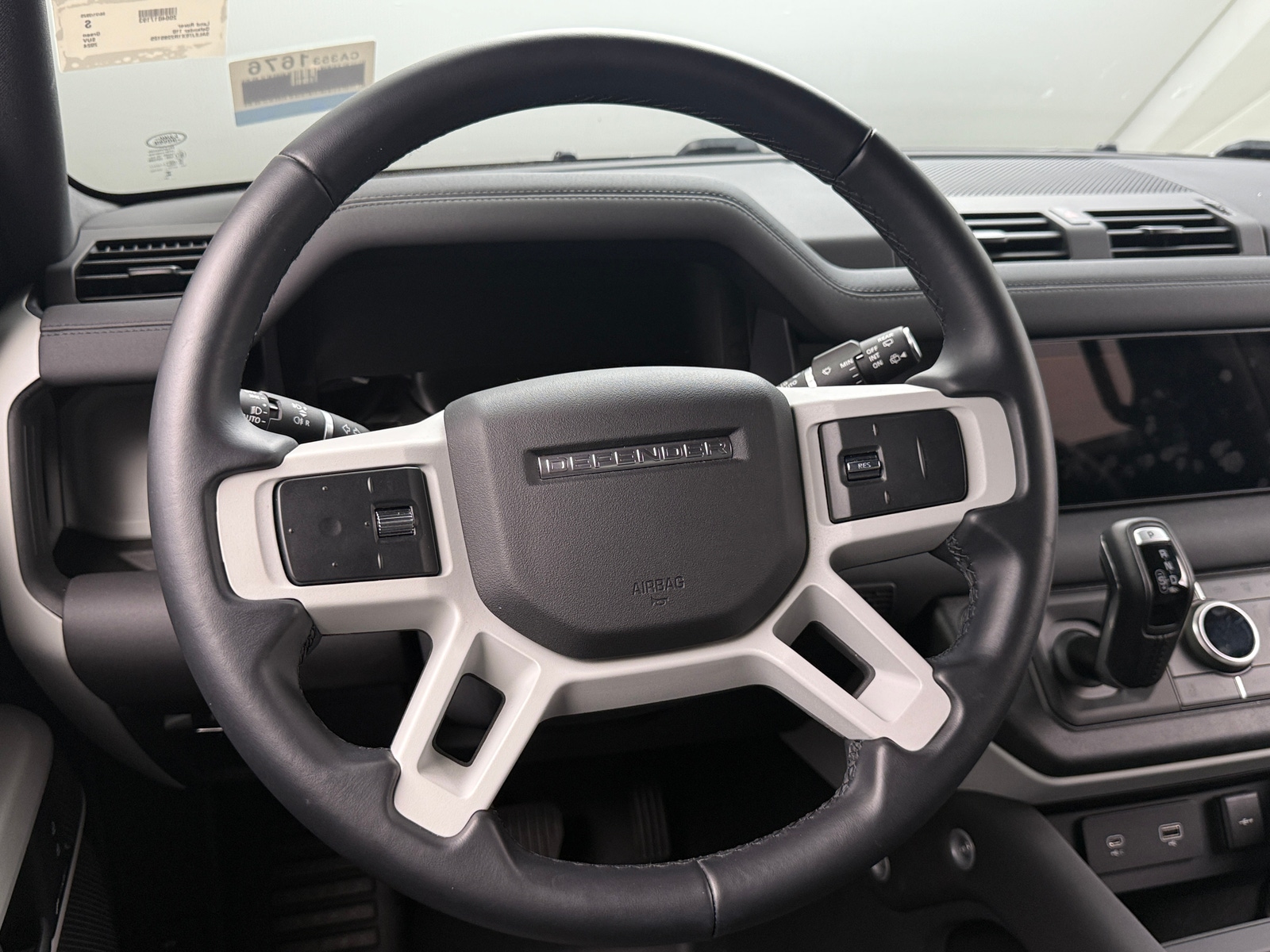 Thumbnail: 2024 Land Rover Defender - 4