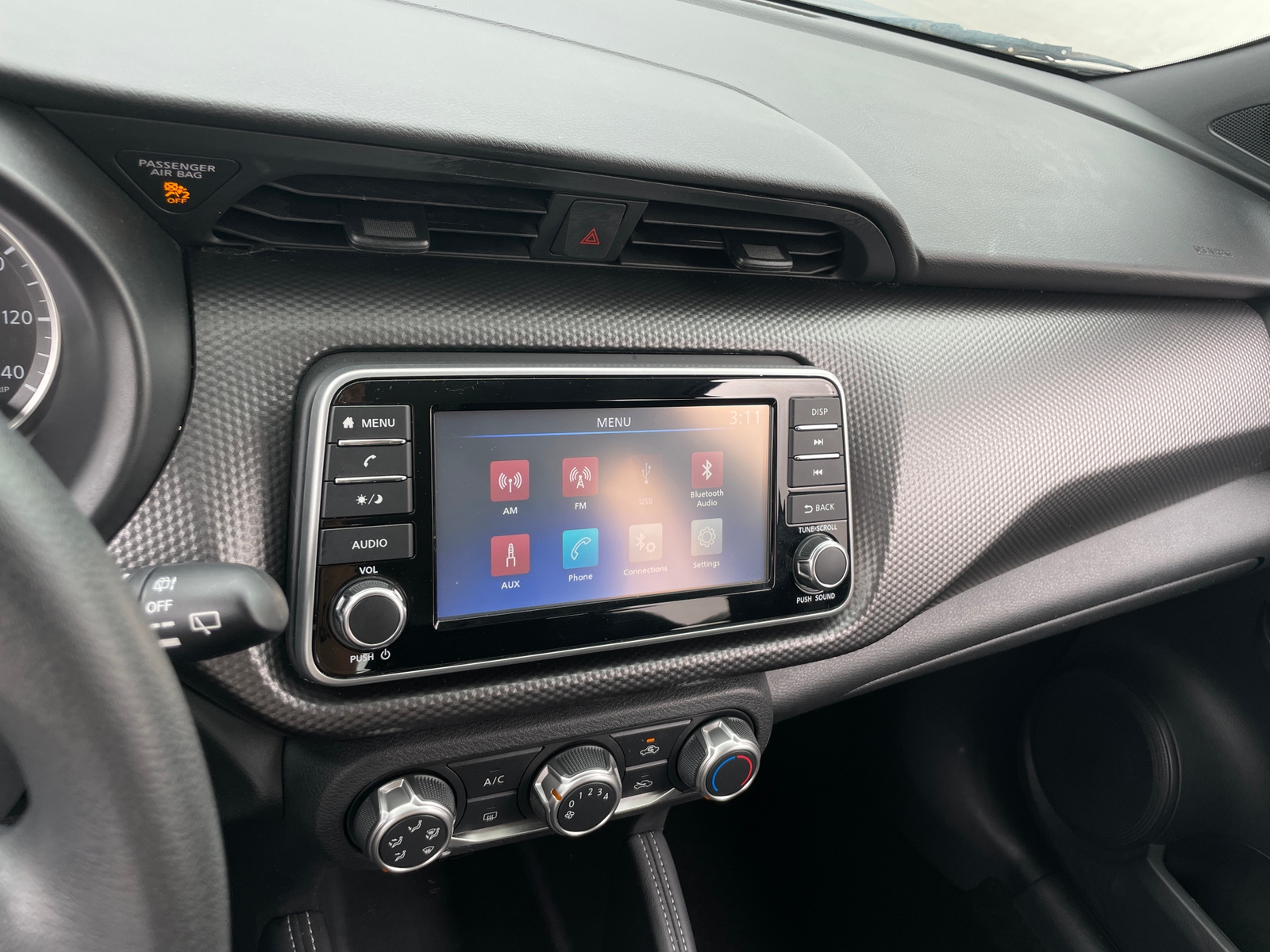 Thumbnail: 2019 Nissan Kicks - 4