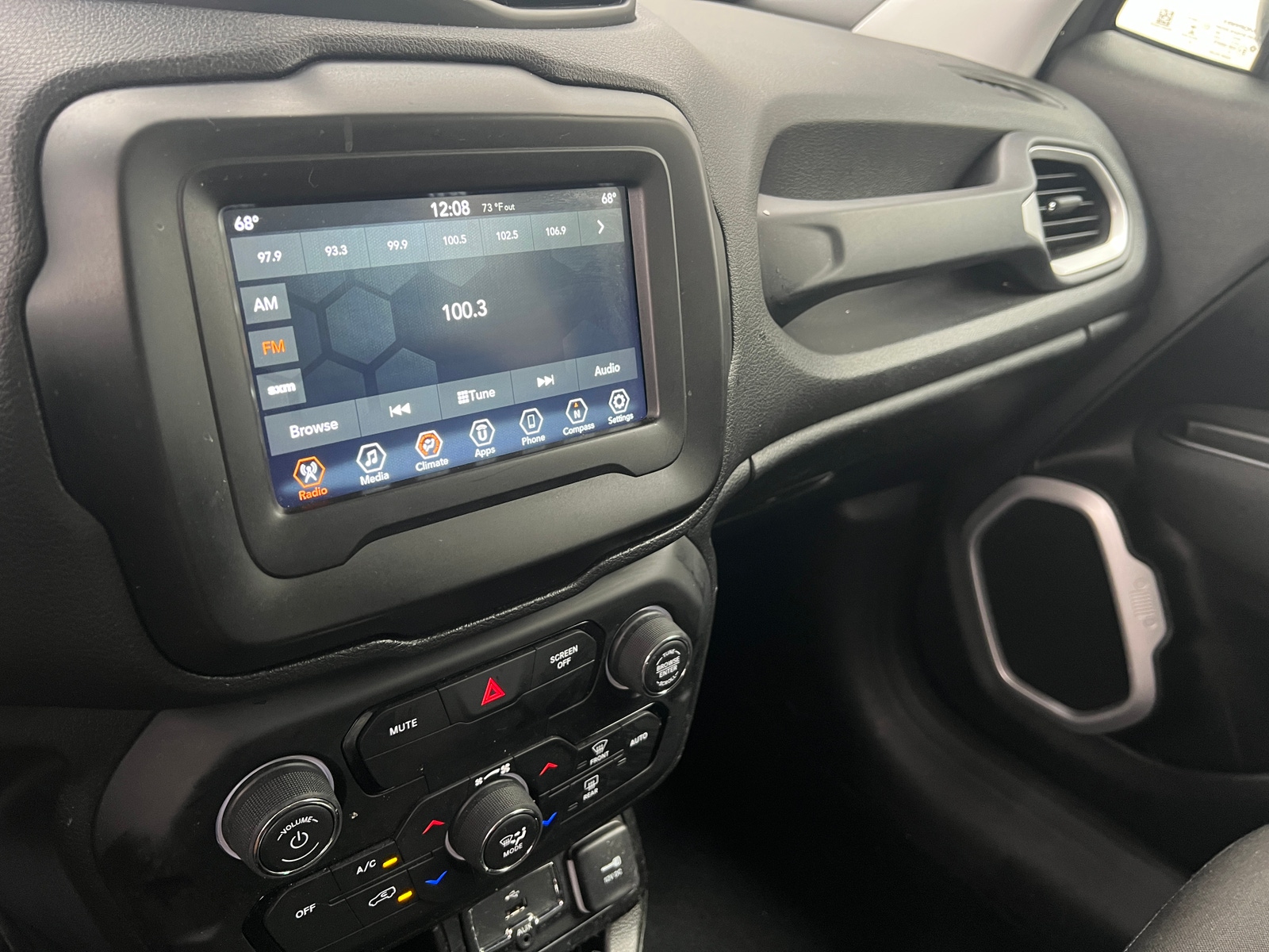 Thumbnail: 2020 Jeep Renegade - 4