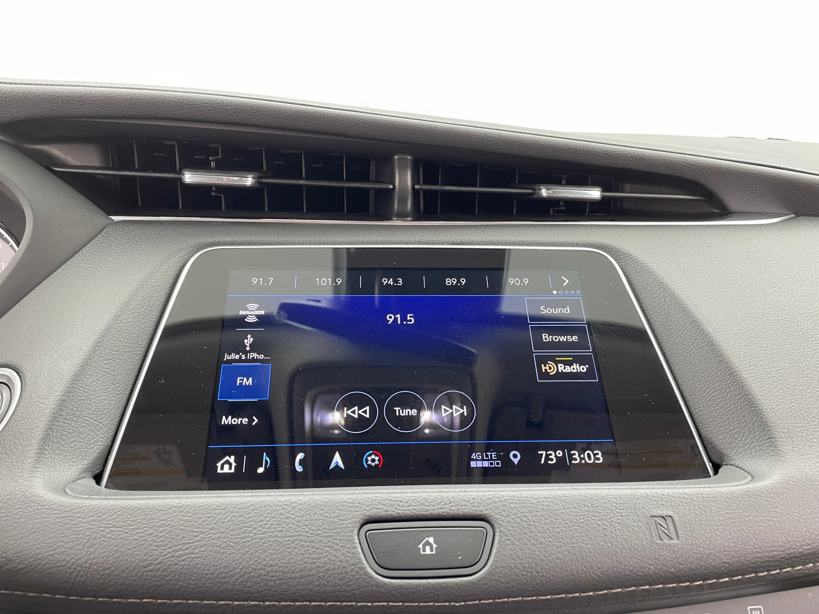 Thumbnail: 2019 Cadillac XT4 - 4