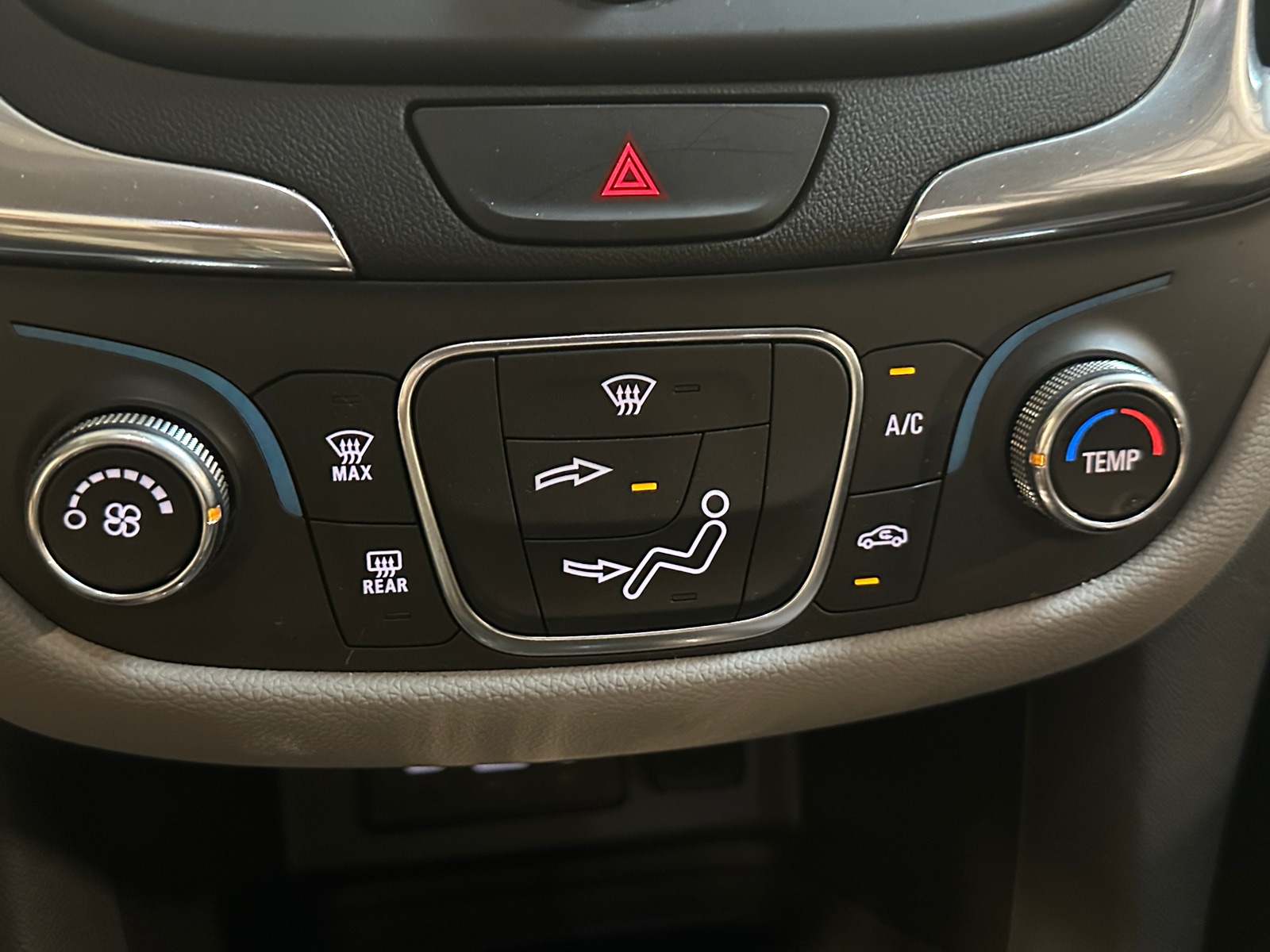 Thumbnail: 2019 Chevrolet Equinox - 4