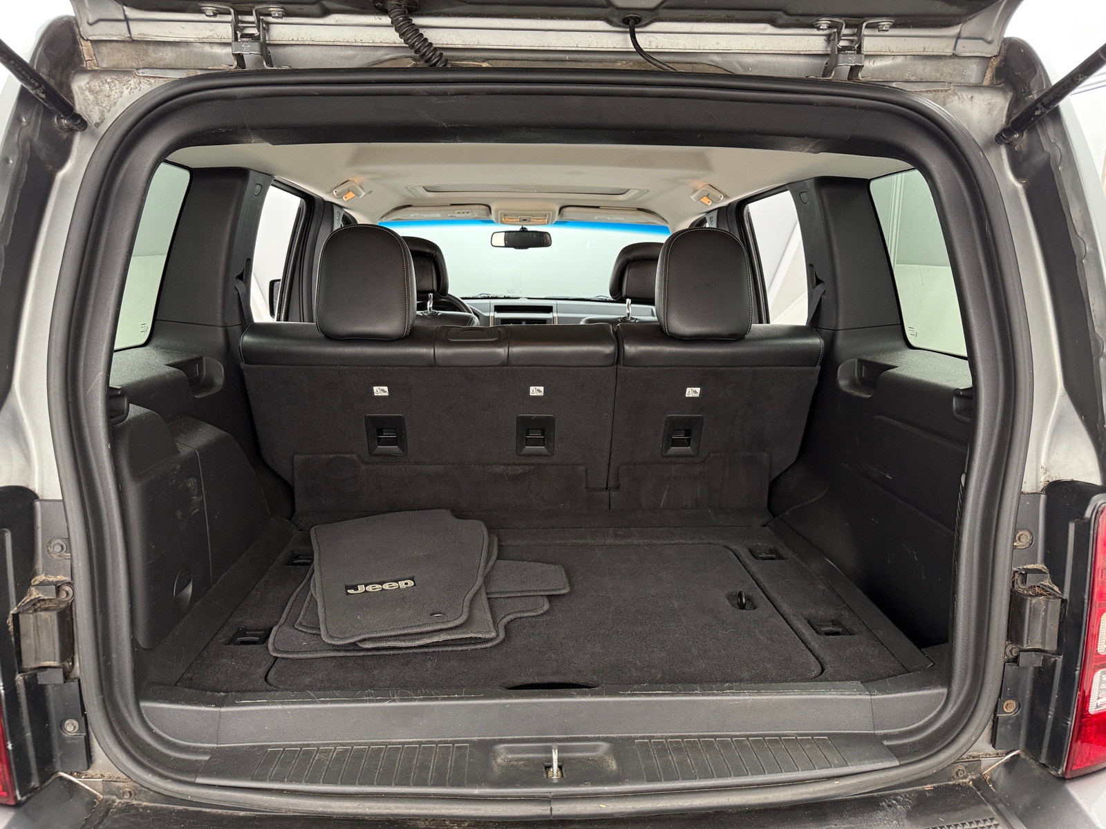 Thumbnail: 2012 Jeep Liberty - 7