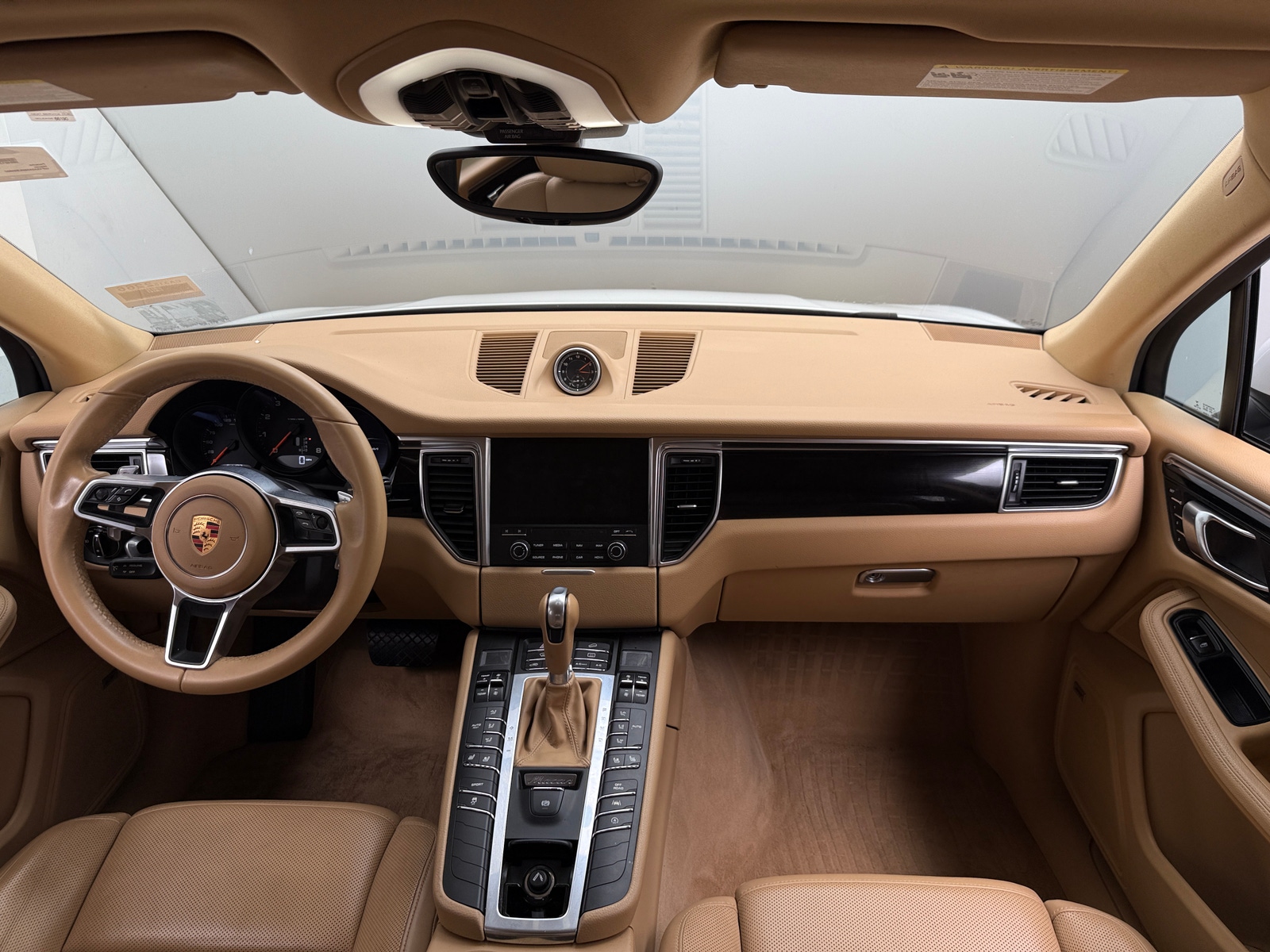Thumbnail: 2017 Porsche Macan - 2