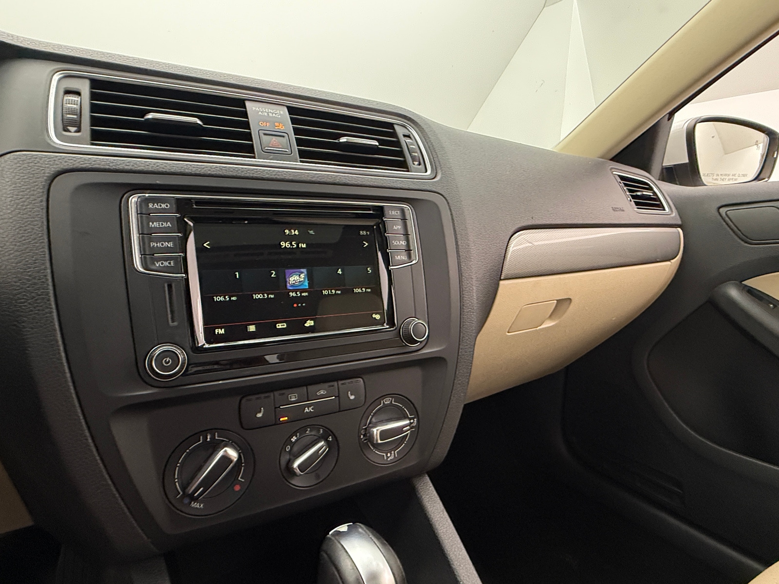 Thumbnail: 2017 Volkswagen Jetta - 3