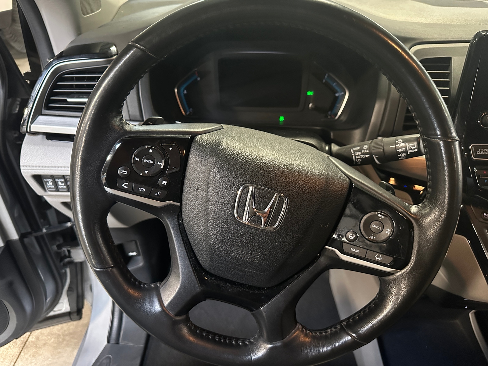Thumbnail: 2018 Honda Odyssey - 4