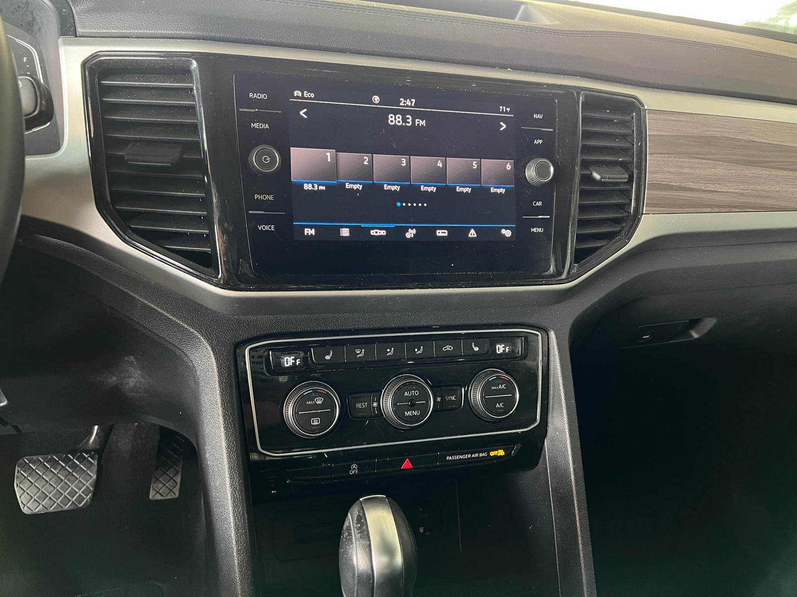 Thumbnail: 2023 Volkswagen Atlas - 3