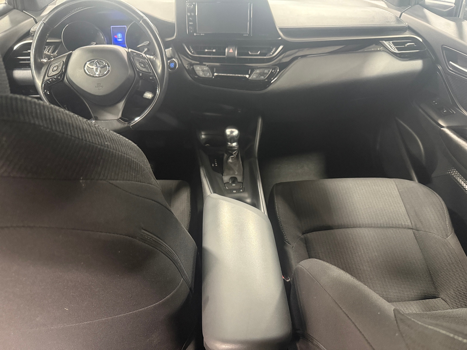 Thumbnail: 2018 Toyota C-HR - 3