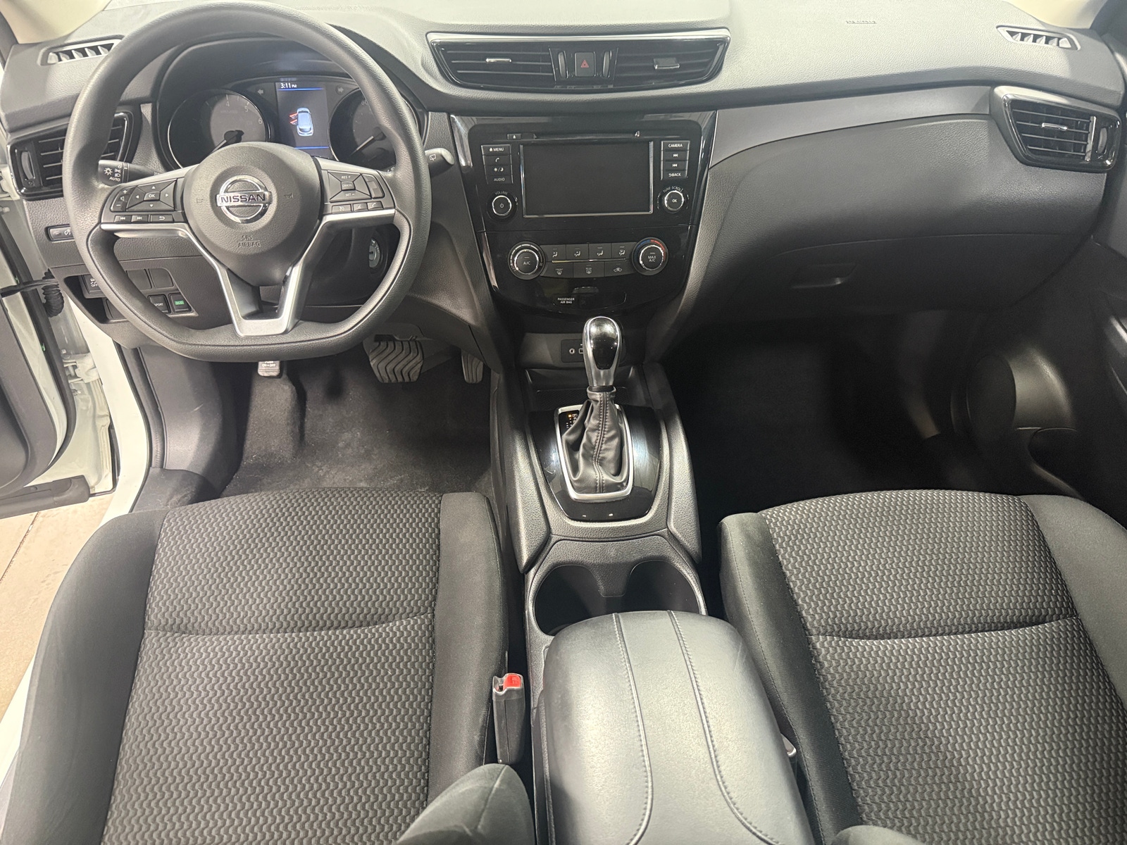 Thumbnail: 2022 Nissan Rogue Sport - 3